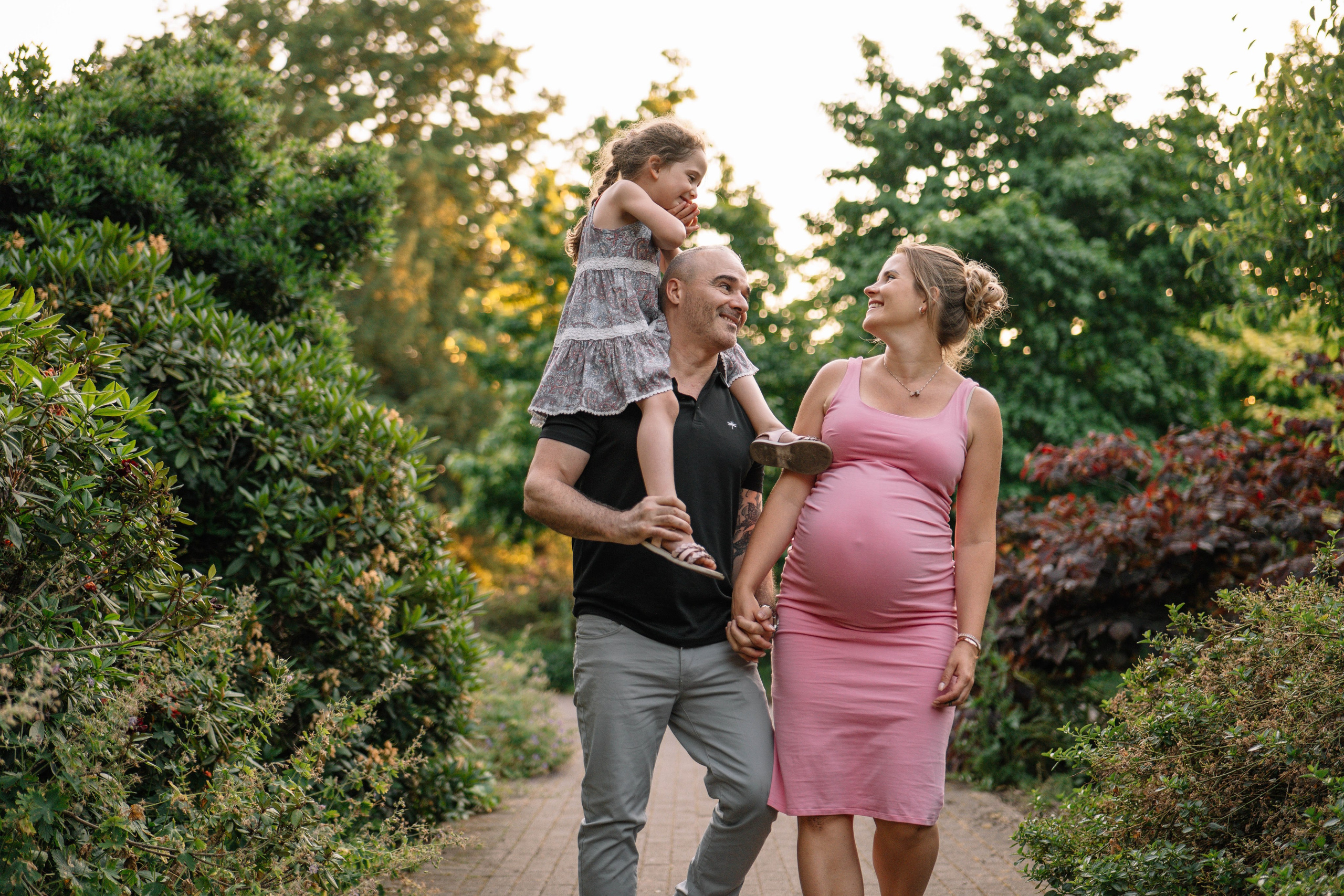 Family in the park. Wedding and family photographer in London