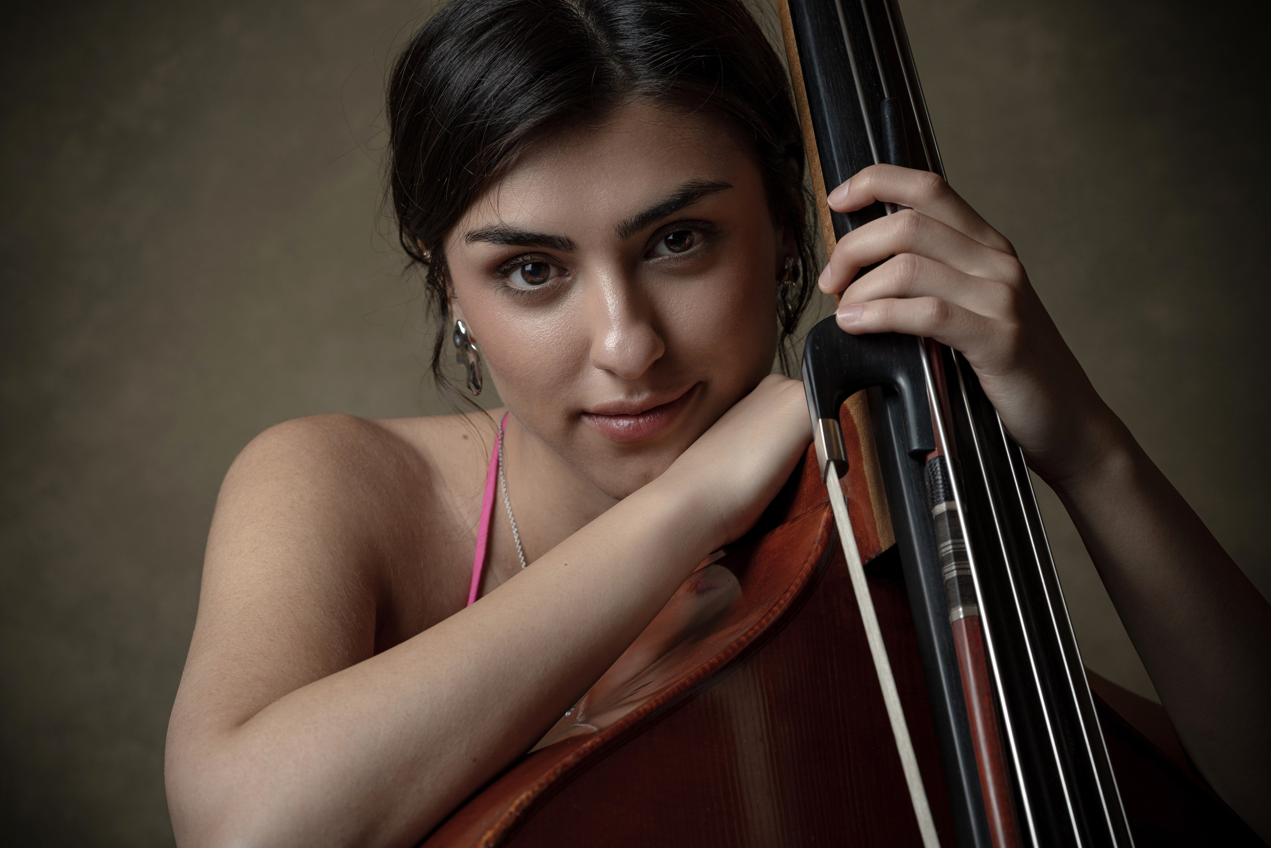 GÖKÇE. Portrait photographer in Germany and all over Europe Mischa Blank