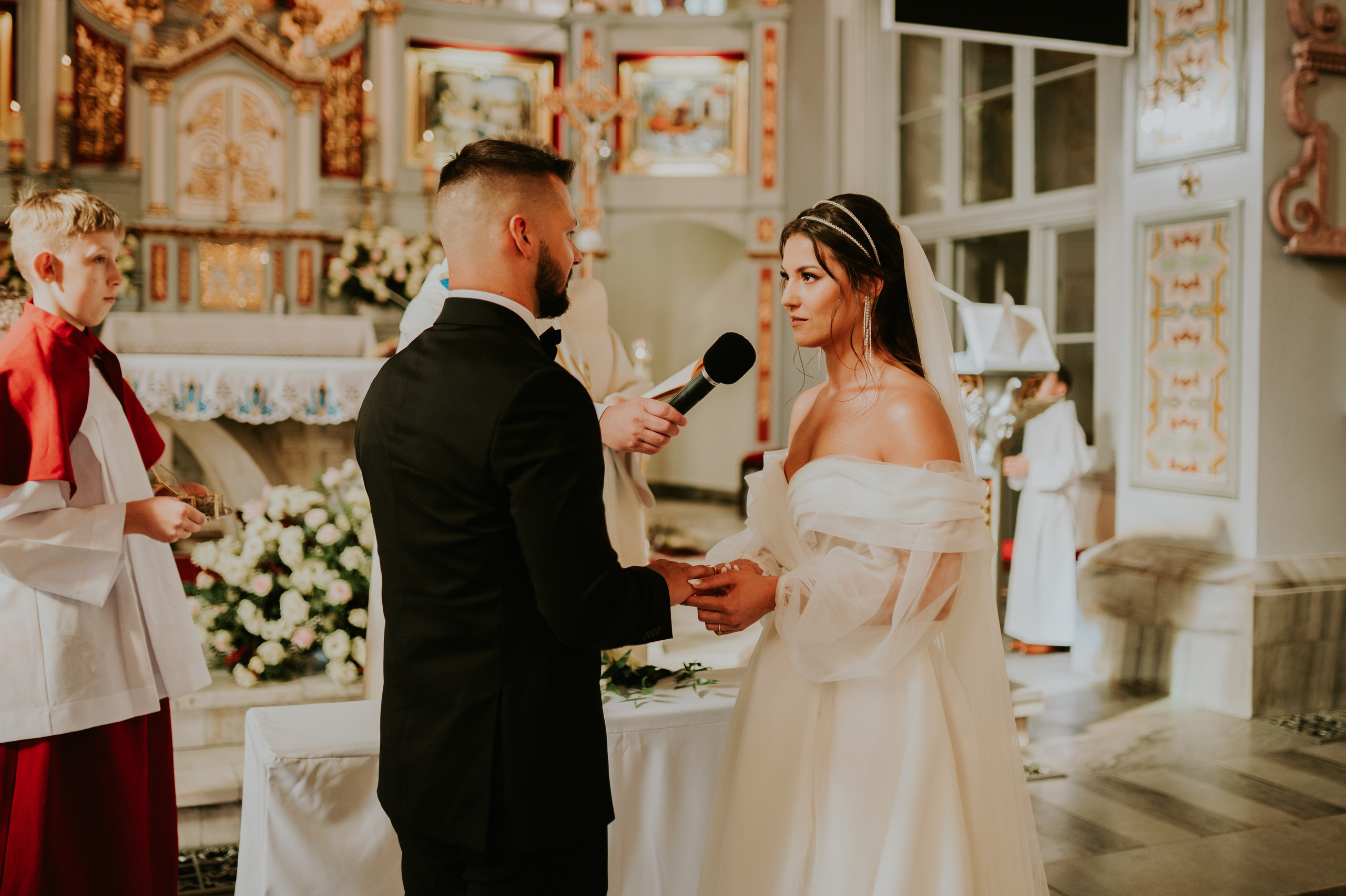 Sala Koralowa w Jaworzu: Opowieść o ślubie Nikoli i Kacpra. Karkowskafoto - fotografia miłości