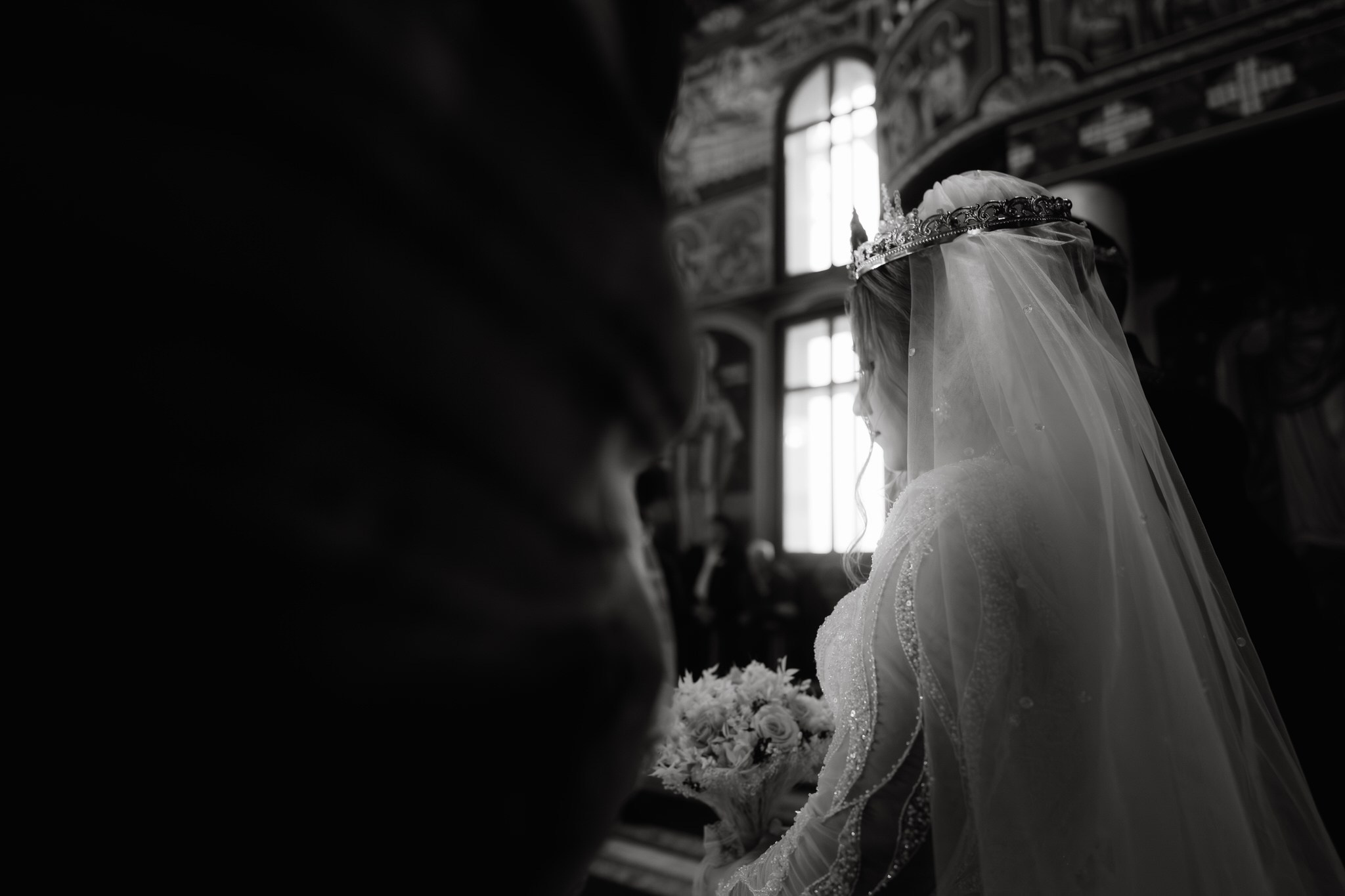 Fotograf profesionist de nuntă. Cu o abordare creativă și tehnici unice, spunem povestea voastră prin imagini pline de iubire și naturalețe. Descoperă arta fotografiei de nuntă . Fotograf Iasi, fotograf de nunta Suceava. Fotografii de nuntă. Pachet fotografii de nuntă. Fotograf Iasi, fotograf Suceava, fotograf Botosani, fotograf Romania. Servicii foto nuntă. Servicii foto-video.