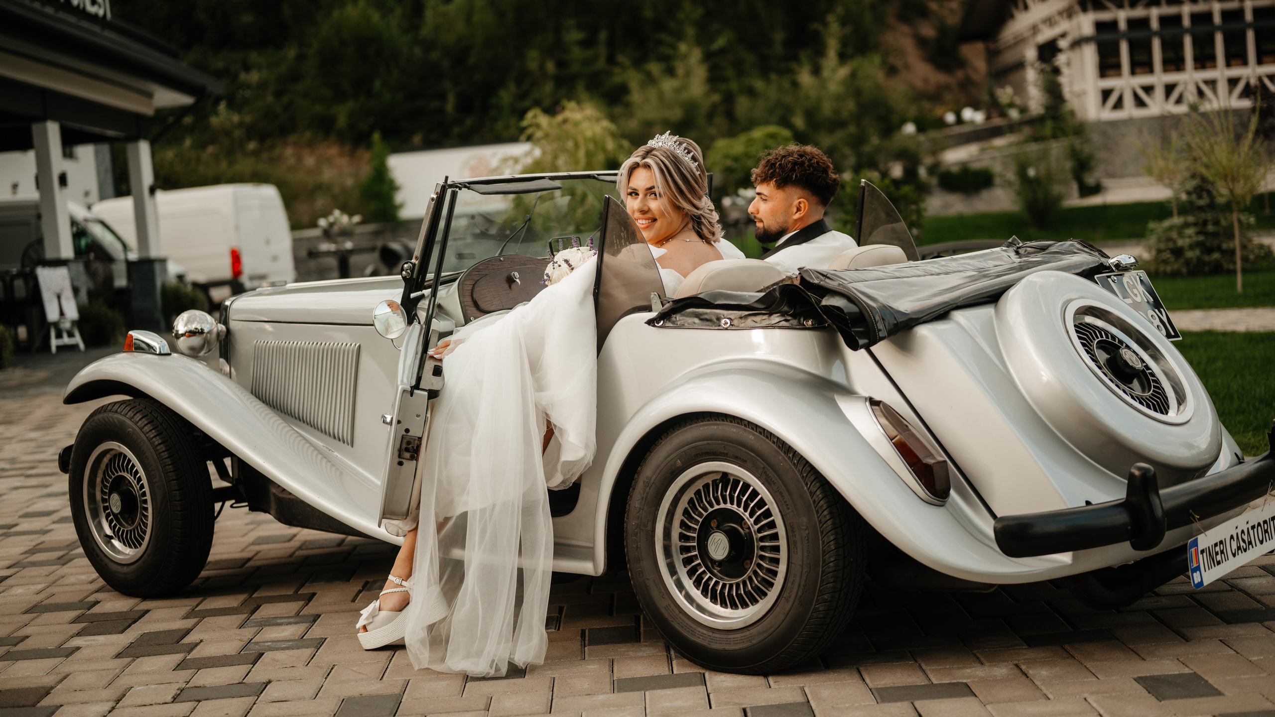 🤎 D a i a n a & D a n i e l - Wedding Day Preview. Wedding & Family Photographer