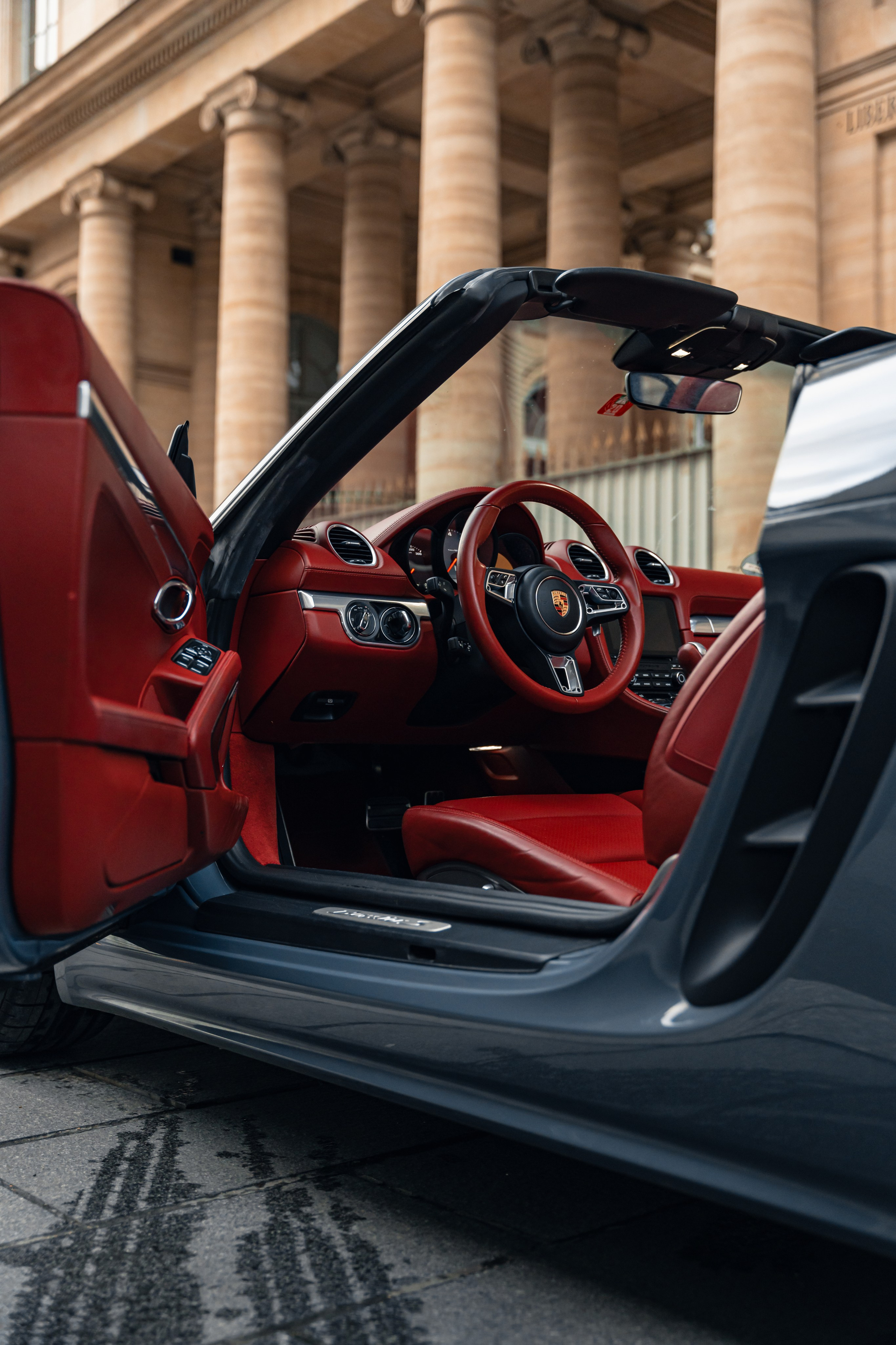Porsche 718 Boxster. Photographer in Paris — Vitalii Motruk