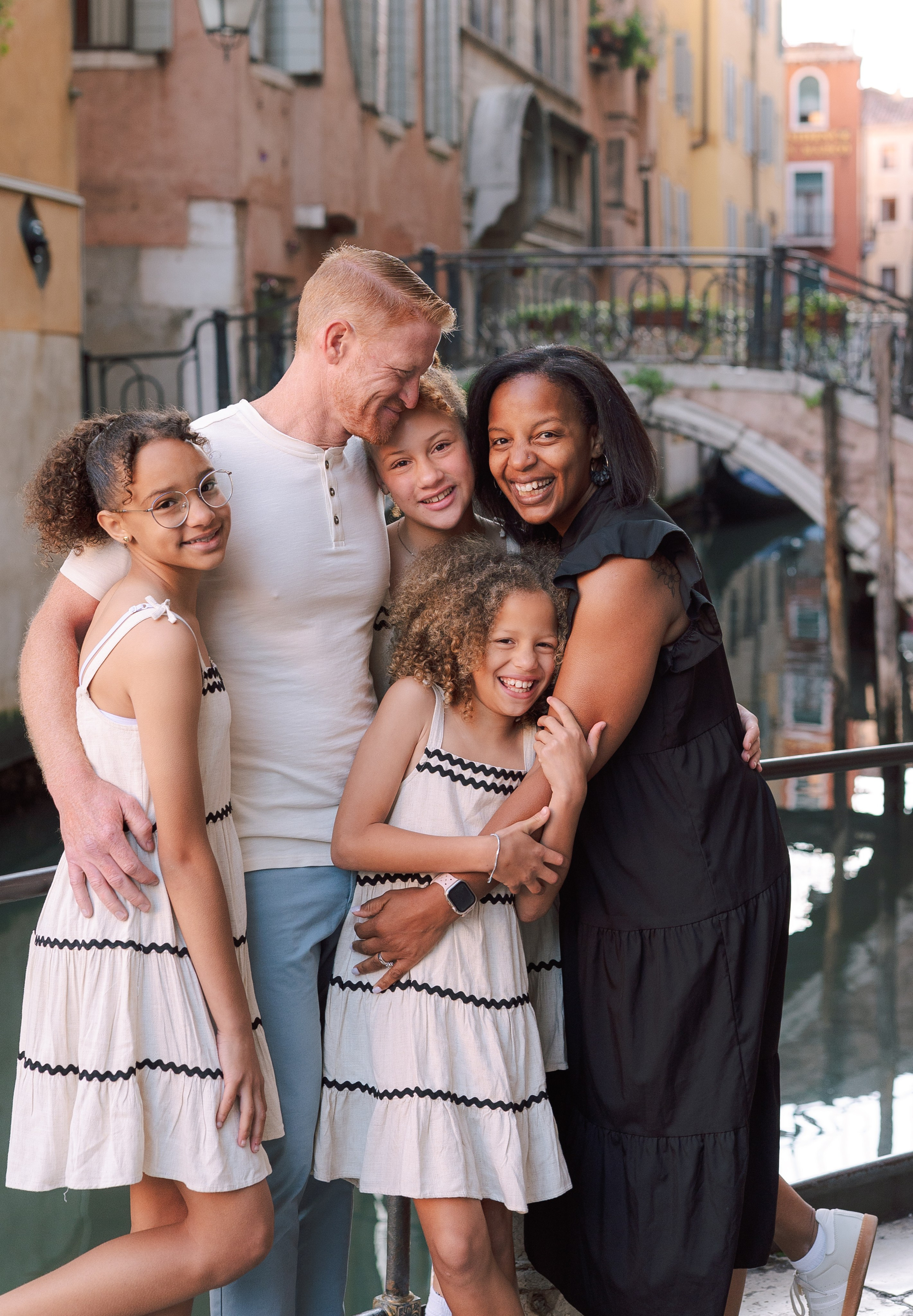 Eliza, Elena, Elliana, Teresa and Brad. Photographer in Venice Anna Terzi