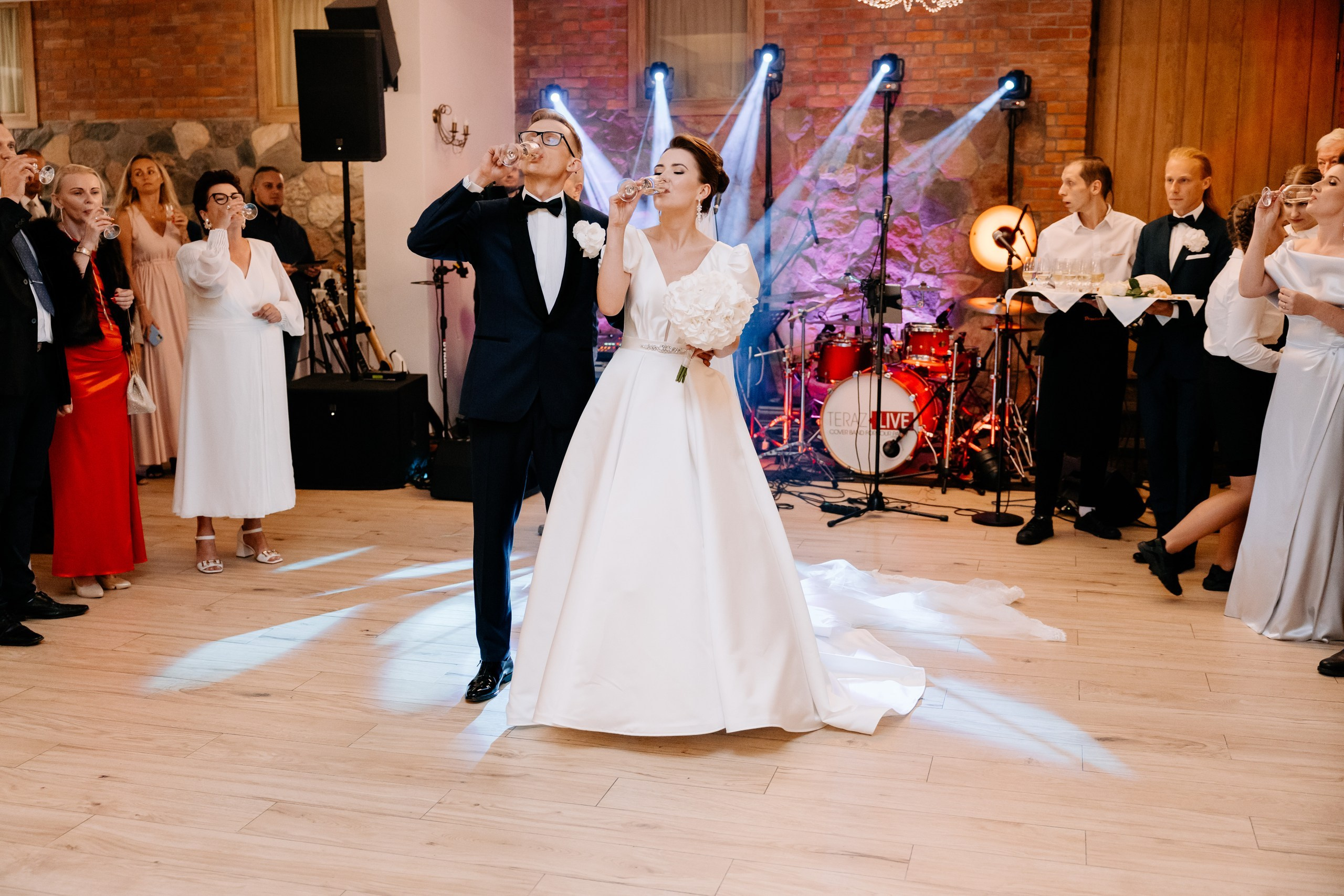 Wiki ♡ Przemek. Fotograf Ślubny Warszawa - Sesje Biznesowe Rodzinne Eventy