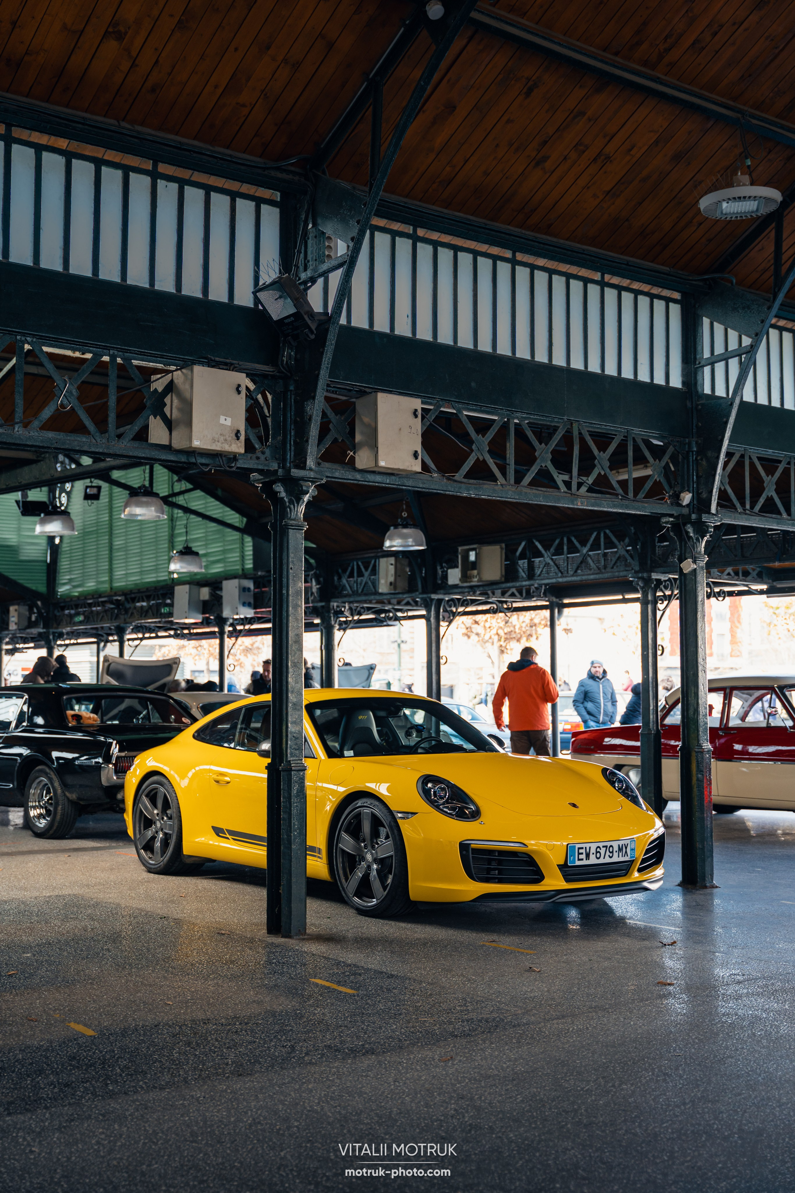 Rassemblement Garenne Colombes — 16 mars. Photographe de voitures à Paris — Vitalii Motruk