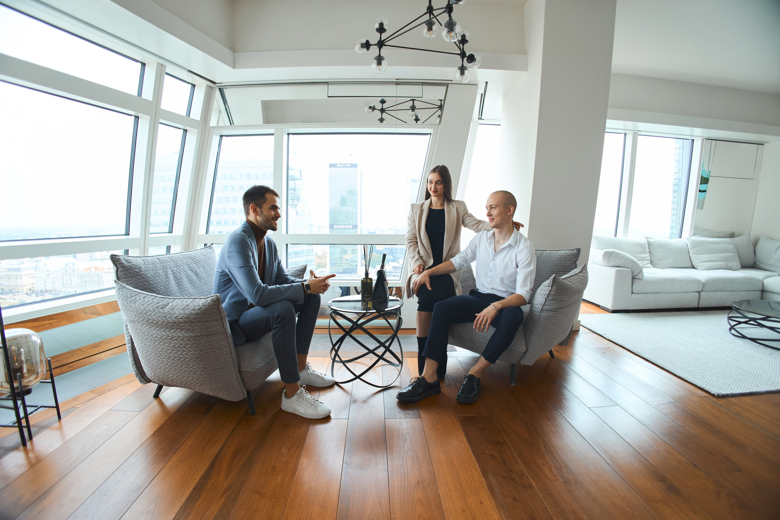 Reklamowa sesja zdjęciowa dla agencji nieruchomości Zlota 44 – Fotografia reklamowa w Warszawie. Portrait & Fashion Photographer | Сannes, Paris, Monaco, Dubai, Kyiv — - Alisa Postnykova