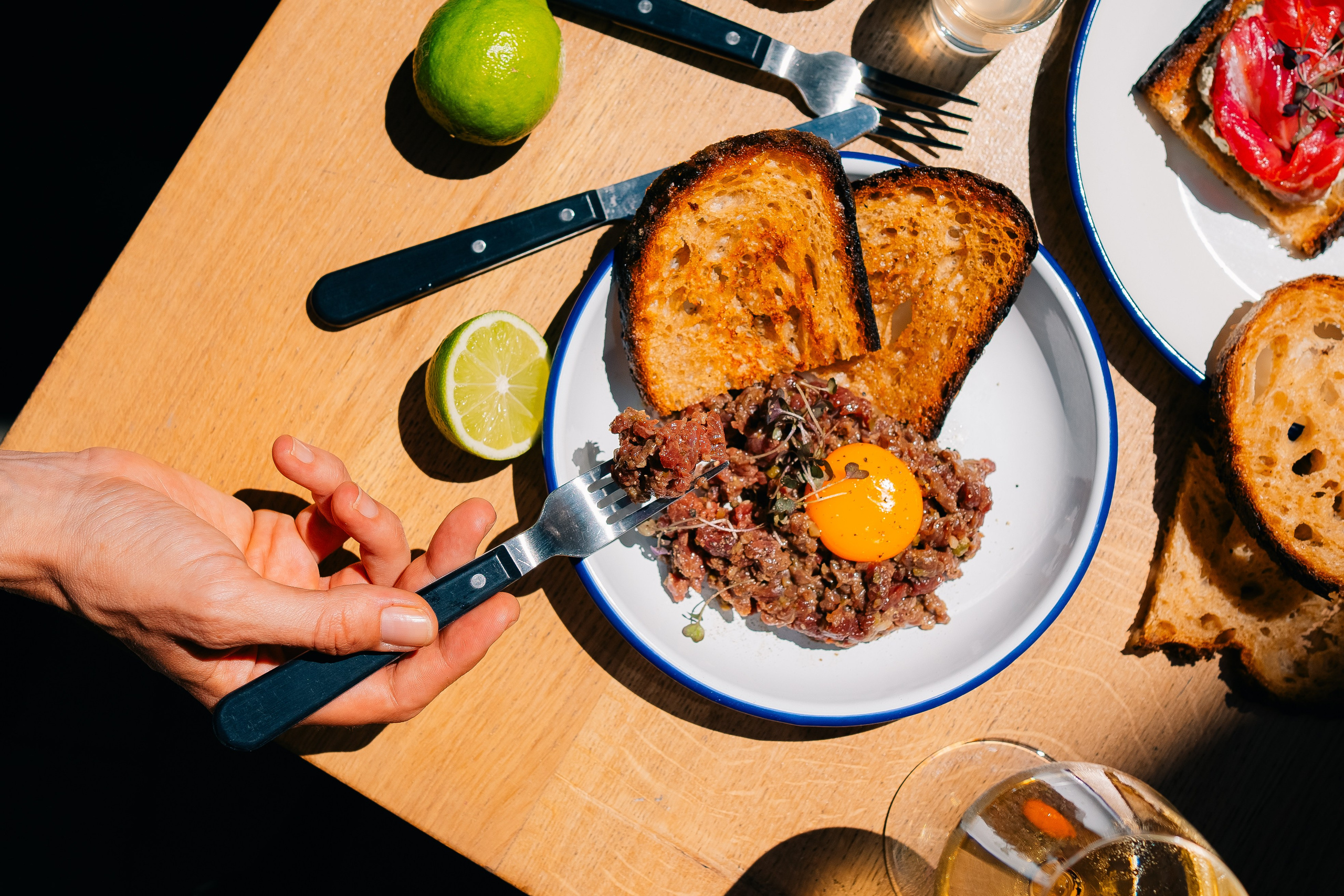 Летнее меню бара Voyager 1. Мария Шер. Профессиональный фотограф в городе Порту, Португалия