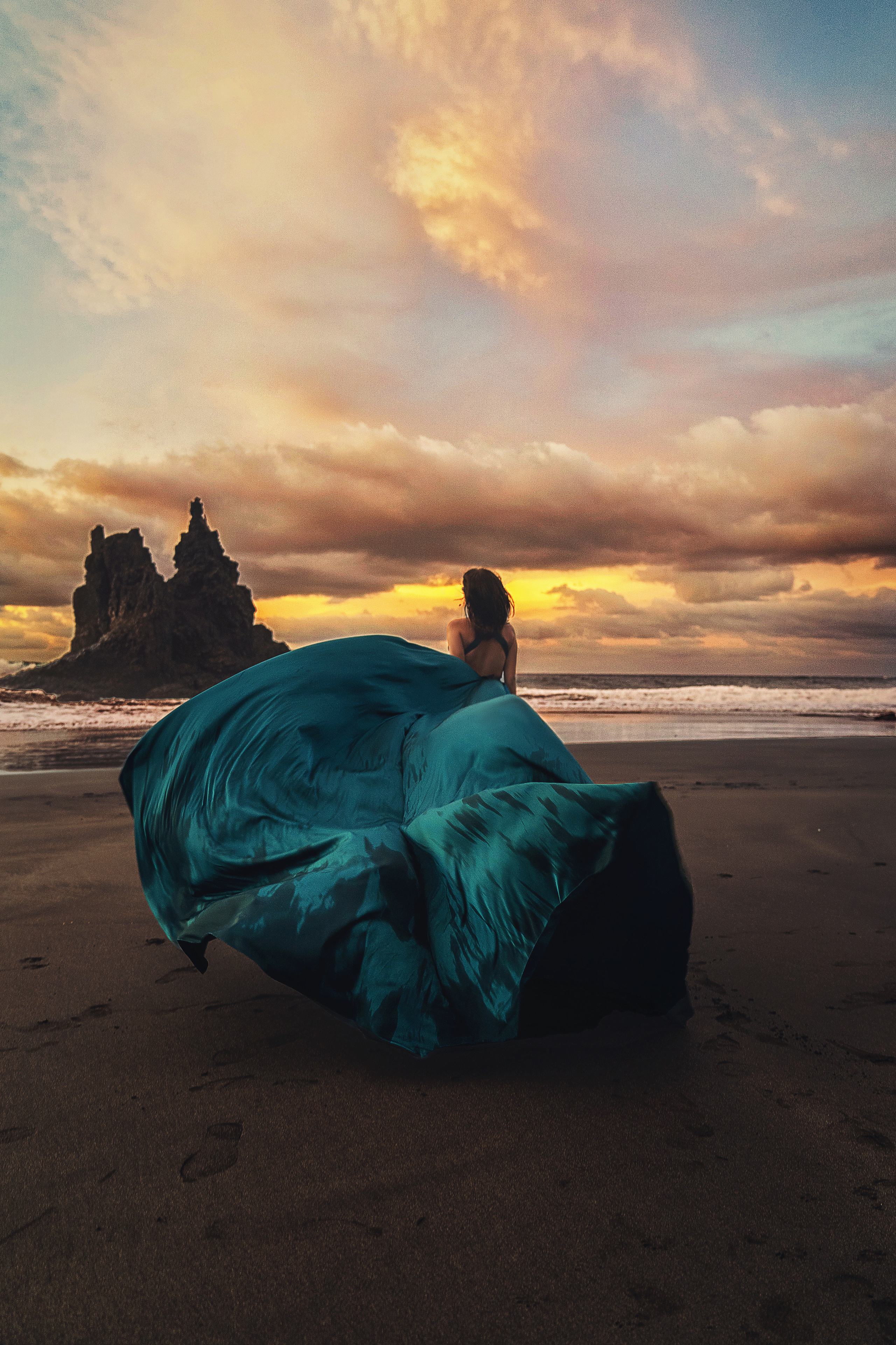 Flying dress green #4 40€. Professional photography in Tenerife Tania Bonnet