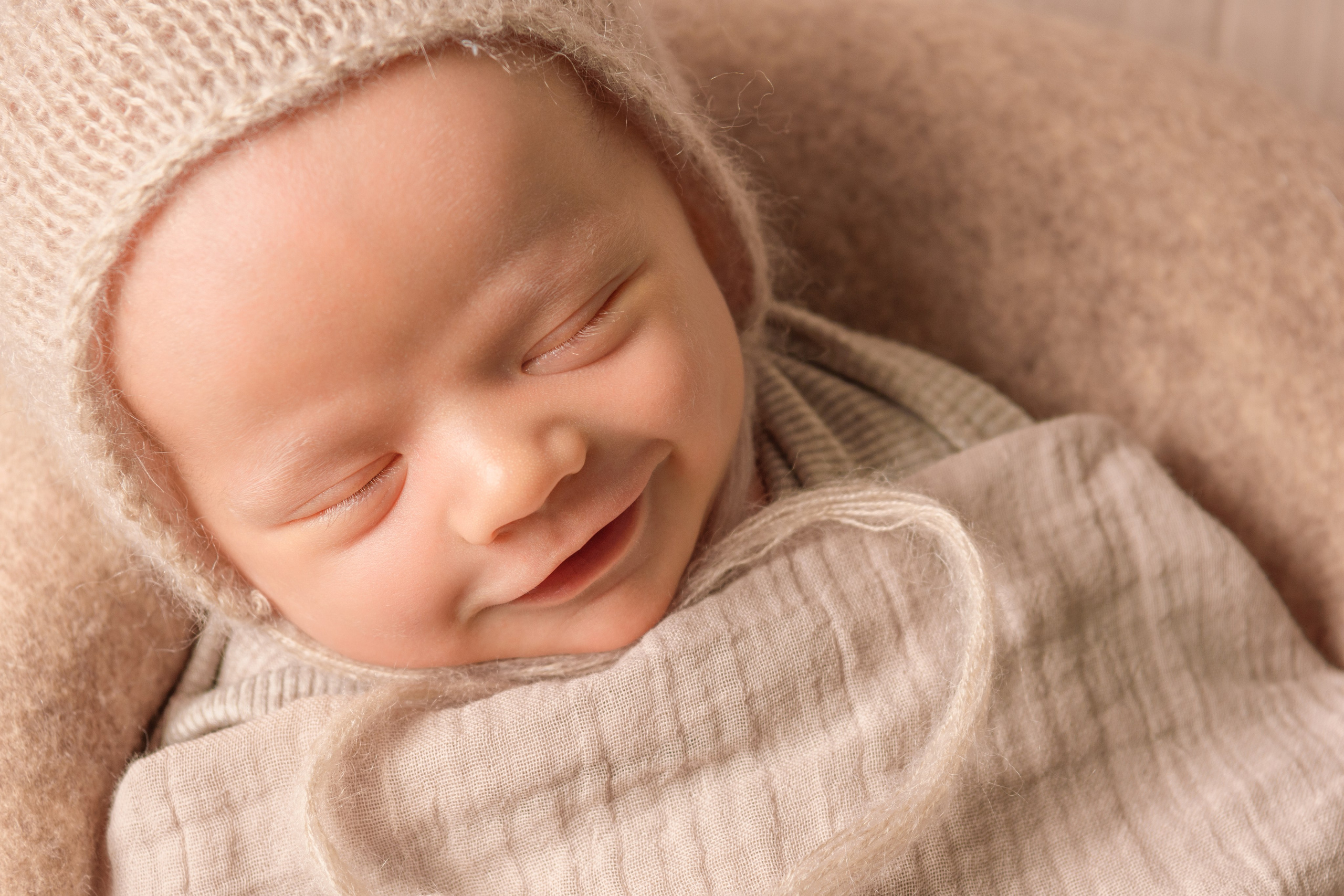 Leo. Maternity Newborn and Family photographer Hamburg Claire Hambley