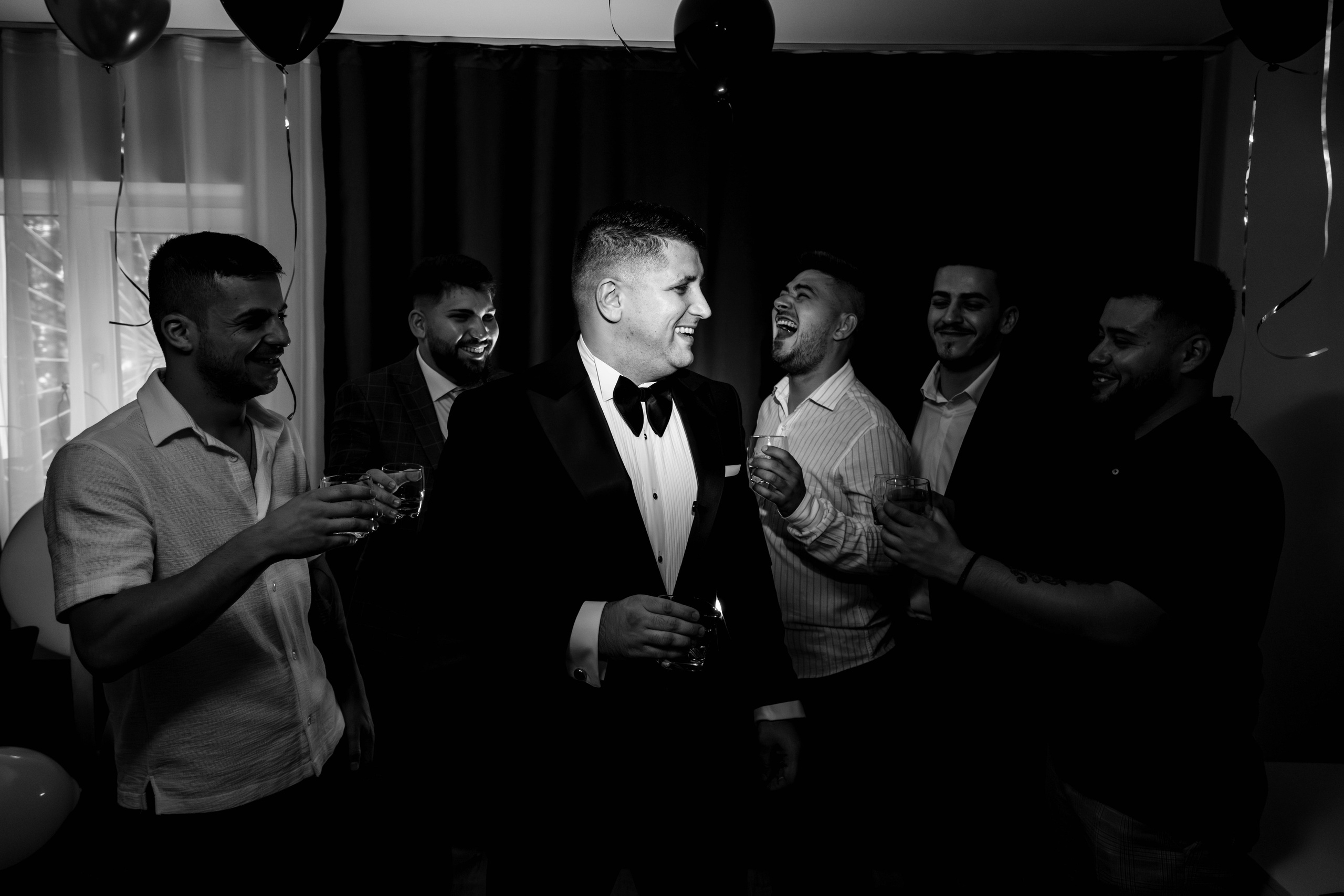 Andreea, Damian si Aris. Acasă