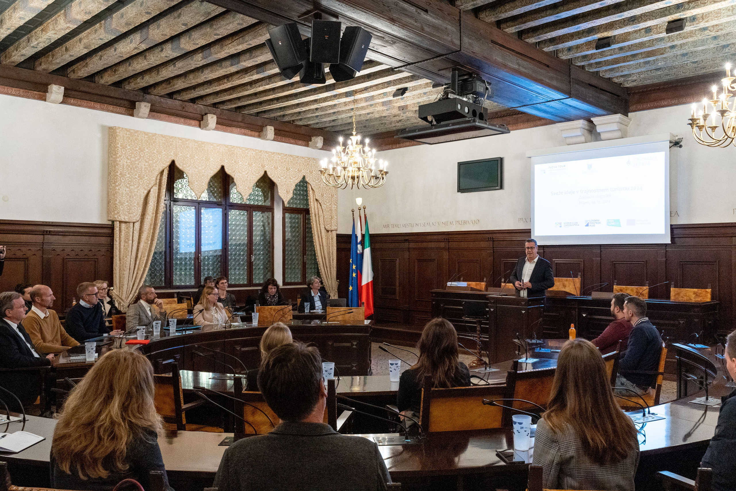 Fotografiranje dogodkov. Fotografinja in videografinja Mariia Bortiakova iz Slovenije: fotografiranje dogodkov, portretov in snemanje videov po vsej Sloveniji