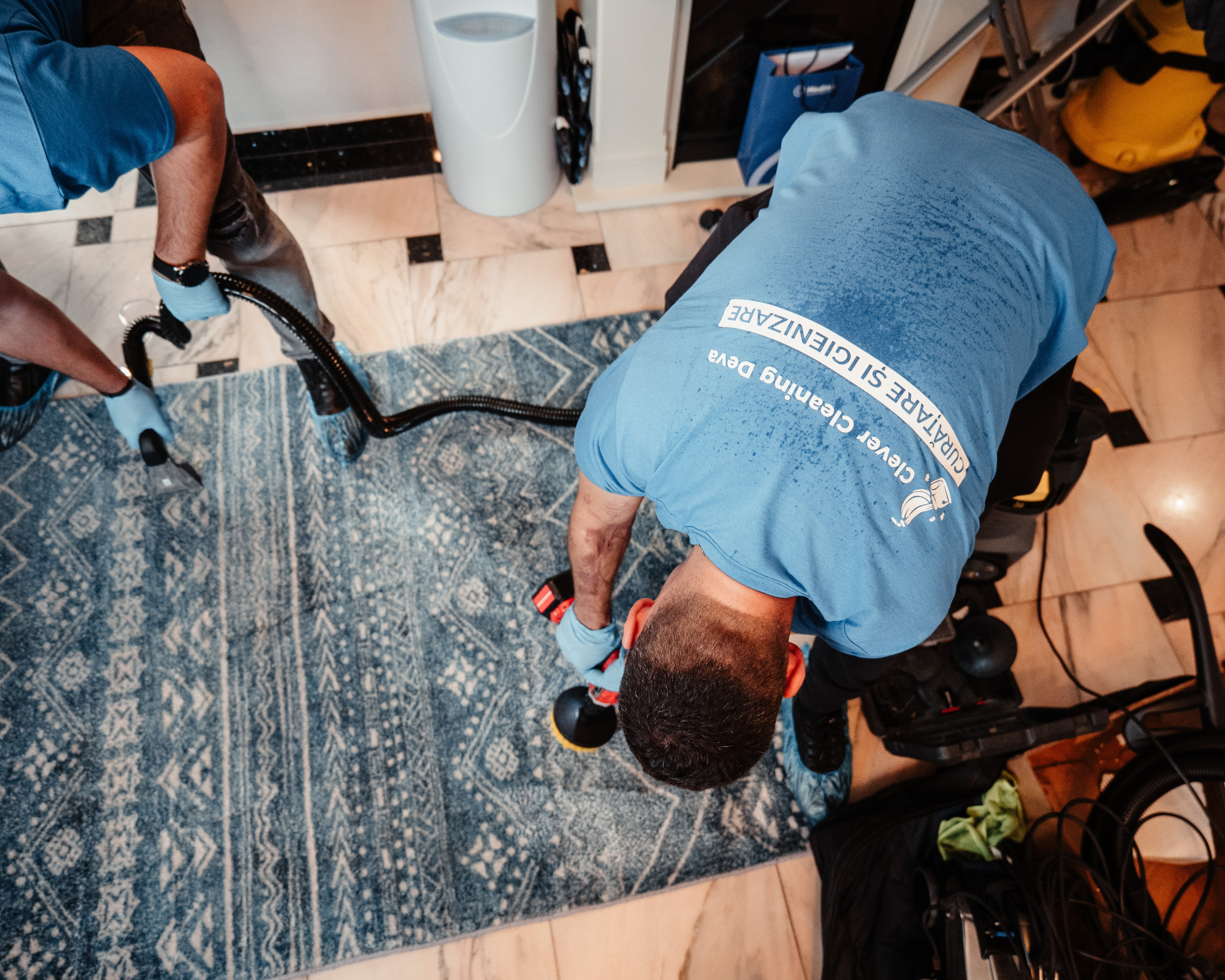 CLEVER CLEANING. Freesh Media Products