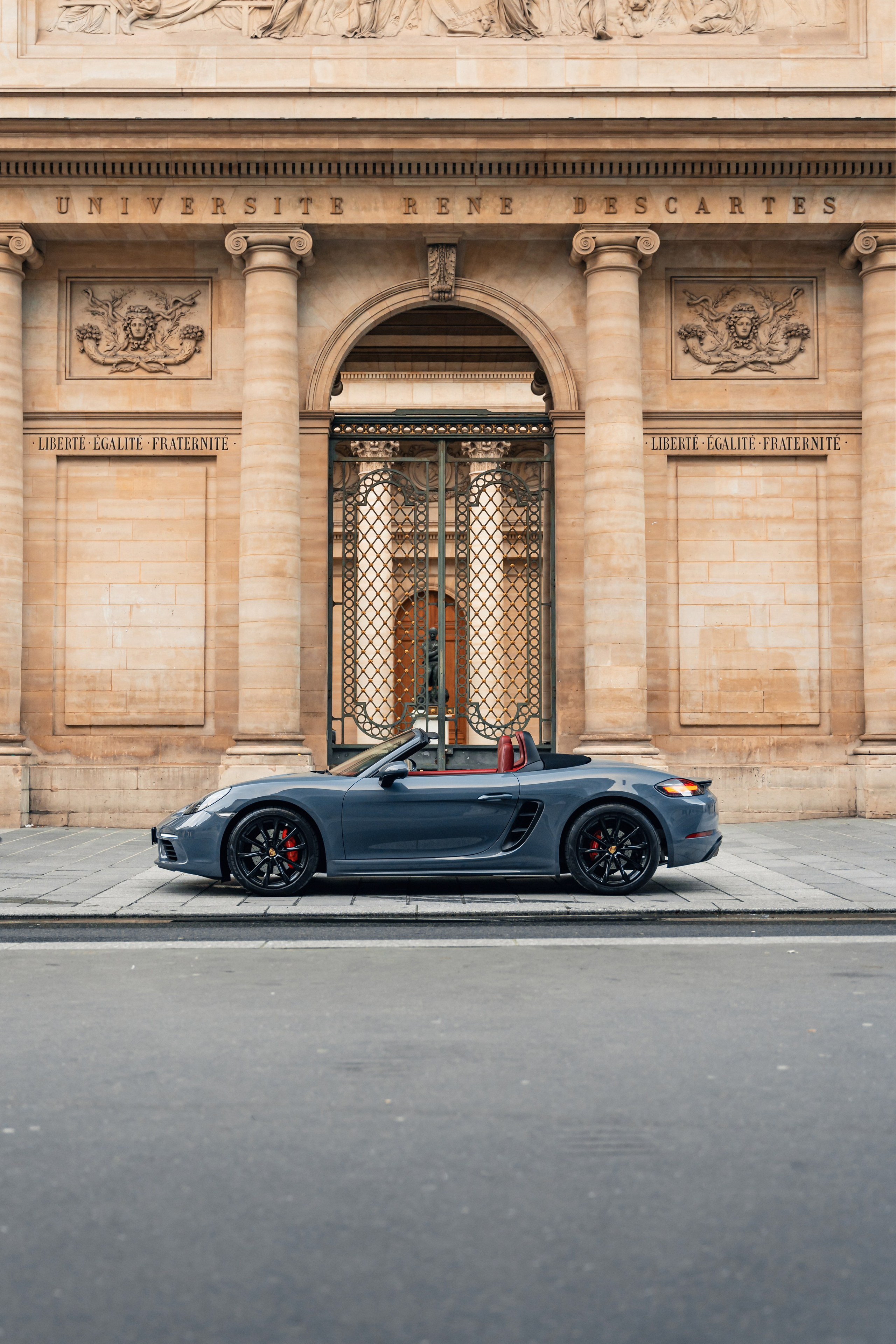 Porsche 718 Boxster. Photographer in Paris — Vitalii Motruk