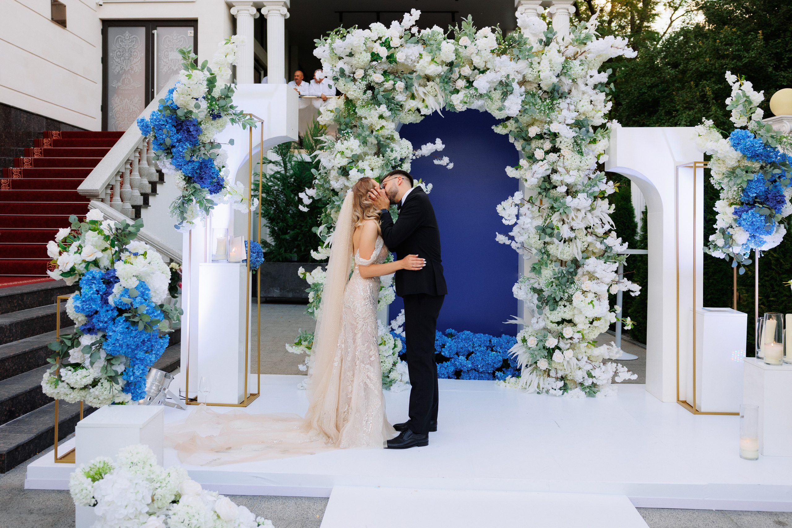 Atingerea e Dragoste. Servicii Foto Video în Chișinău și Europa ID-Brothers