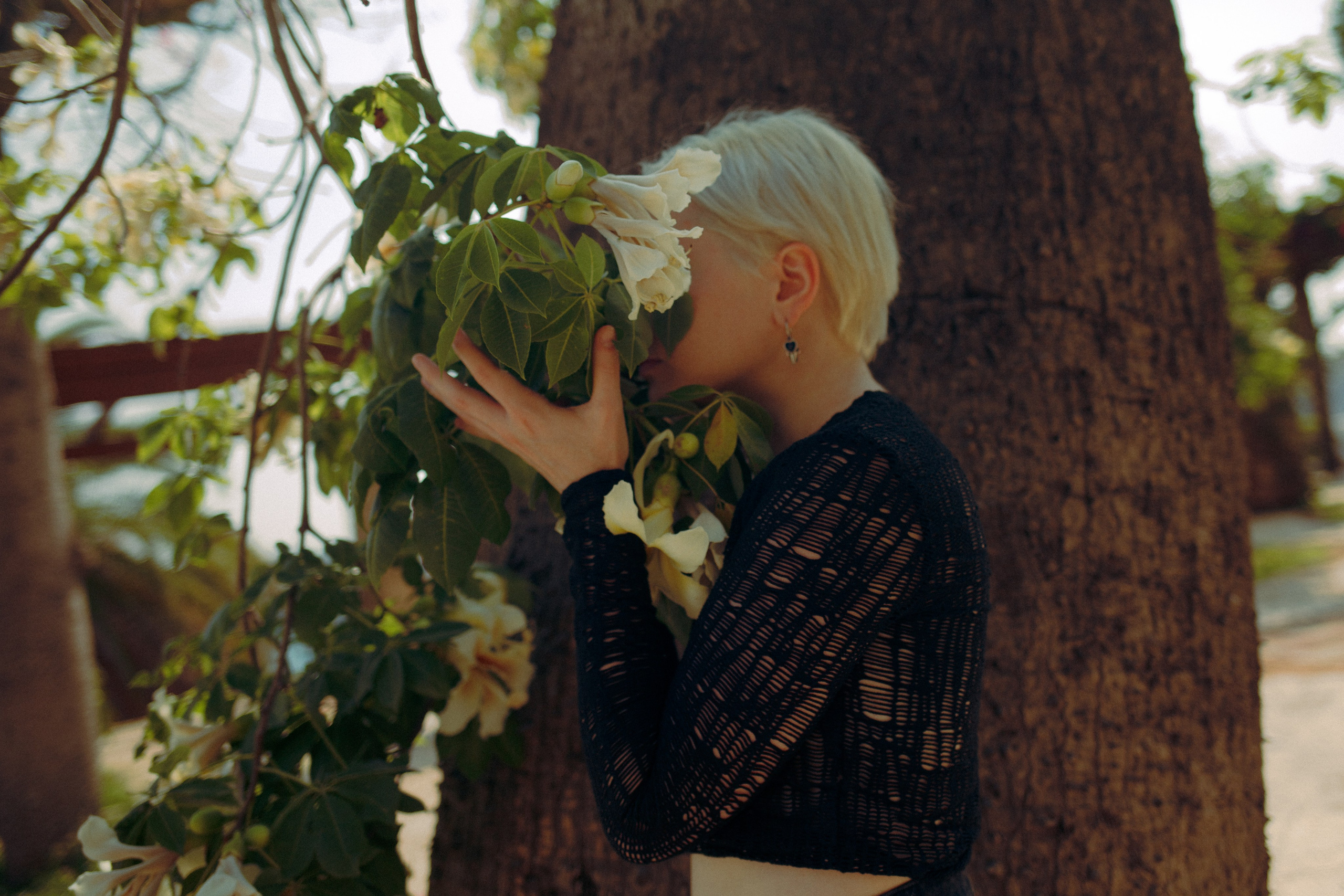 Una chica artística en la naturaleza. Marina Kálcheva – Photographer, Videographer & Visual Artist in Barcelona