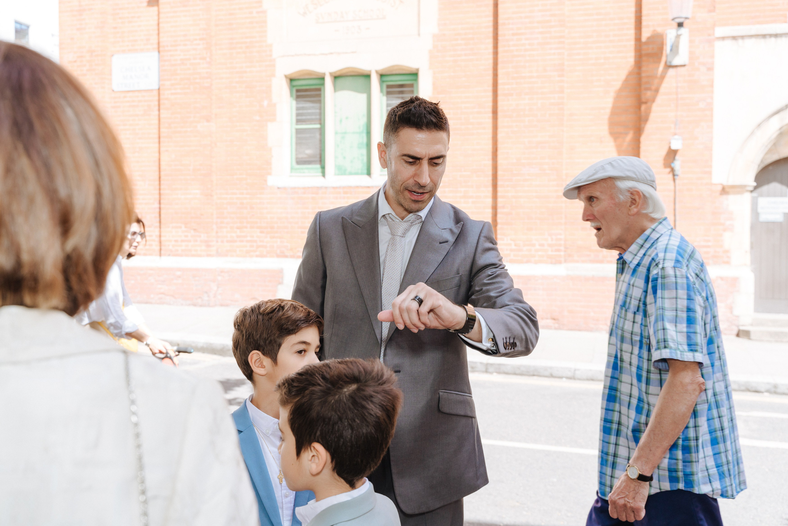 Civil ceremony at Chelsea Old Town Hall,  Wedding in Chelsea, Wedding in London,  wedding photographer in Chelsea, wedding photographer in London, wedding photographer London, documentary wedding photography, stylish wedding photos, creative wedding photographer UK, wedding photographer for international couples, natural wedding photography, London wedding photos, Ekaterina Romanova, Russian speaking wedding photographer, быстрый фотограф на свадьбу Лондон, креативный свадебный фотограф, свадебный фотограф Великобритания