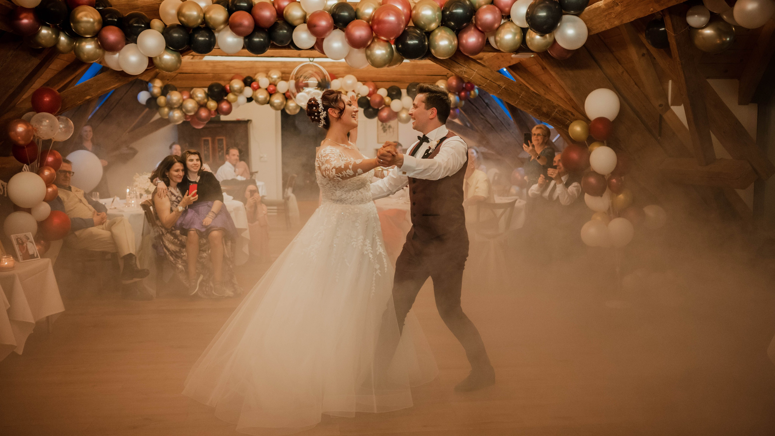 Hochzeit in Bern – Ella & Adrian. Authentische, emotionale, zeitlose Hochzeitsfotografie aus Albstadt