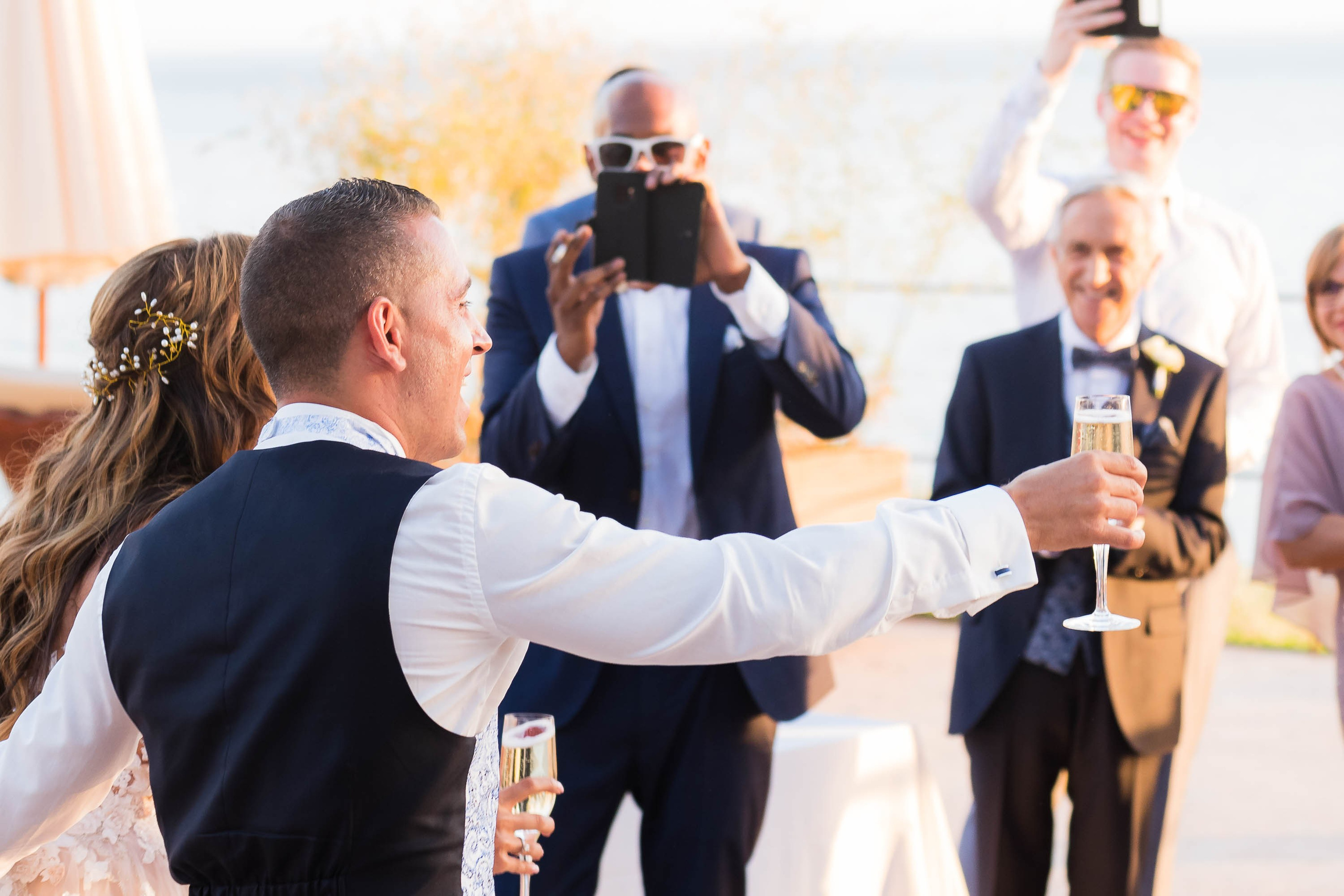 Wedding in Mallorca at Mhares Beach Club. Mallorca Wedding, Corporate & Social Photographer