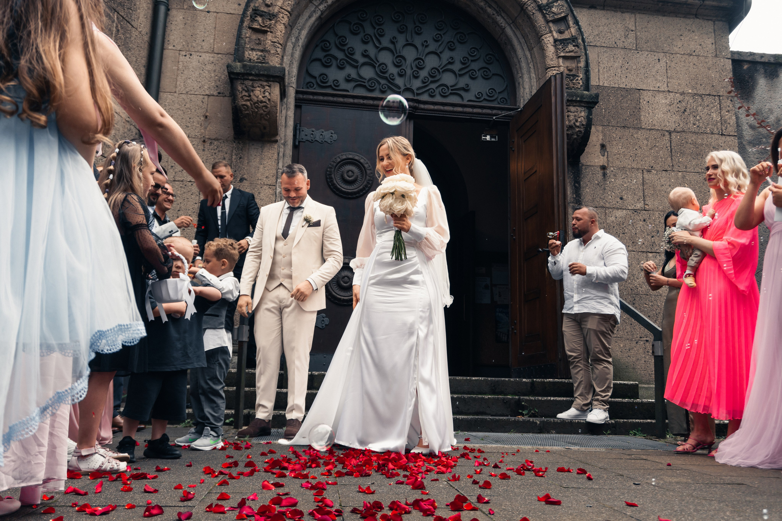 D & M im Restaurant Elfrather Mühle. Hochzeitsfotograf für Moers, Niederrhein, Düsseldorf, NRW und Deutschland
