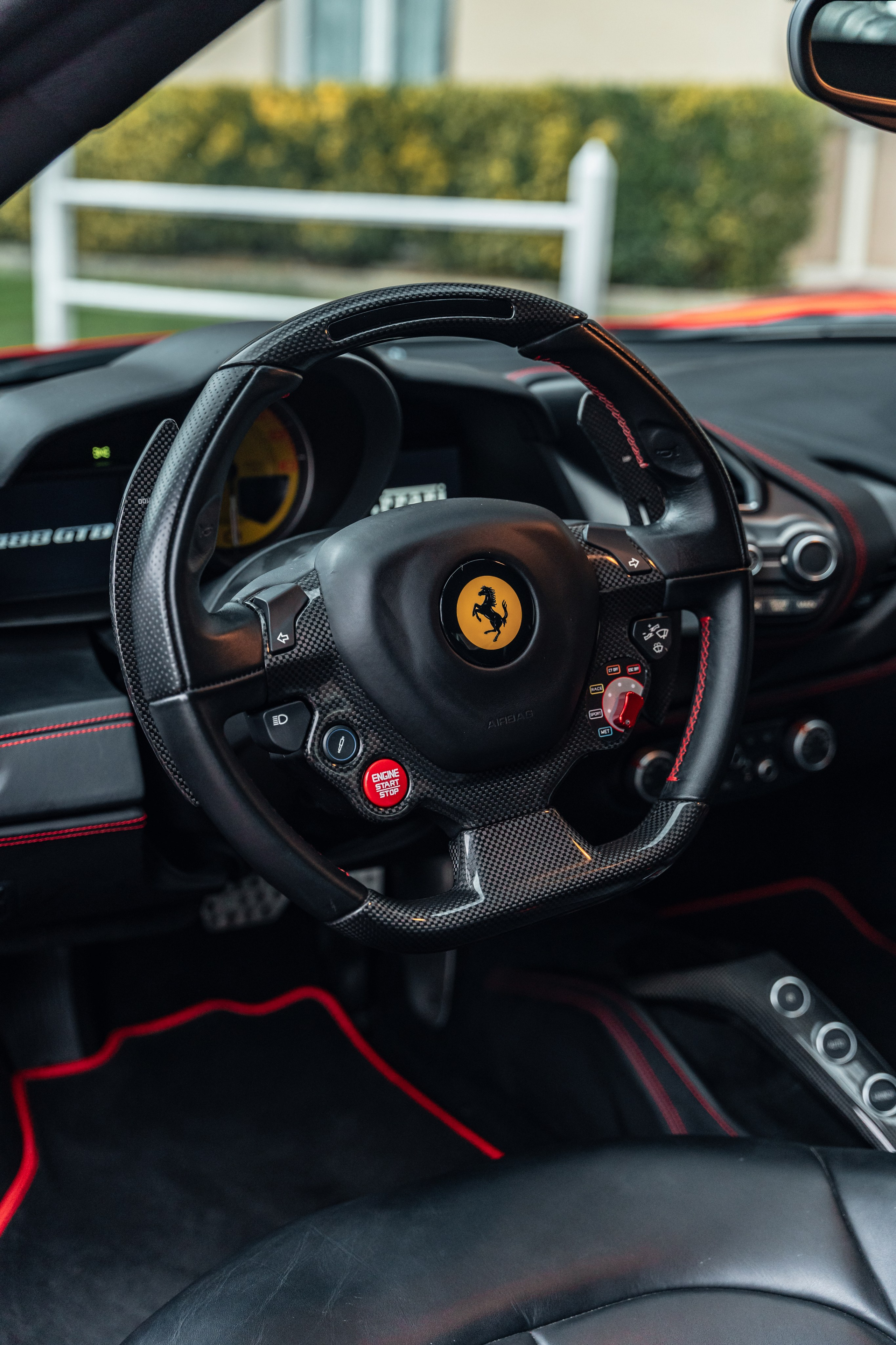 Ferrari 488 GTB. Photographe de voitures à Paris — Vitalii Motruk