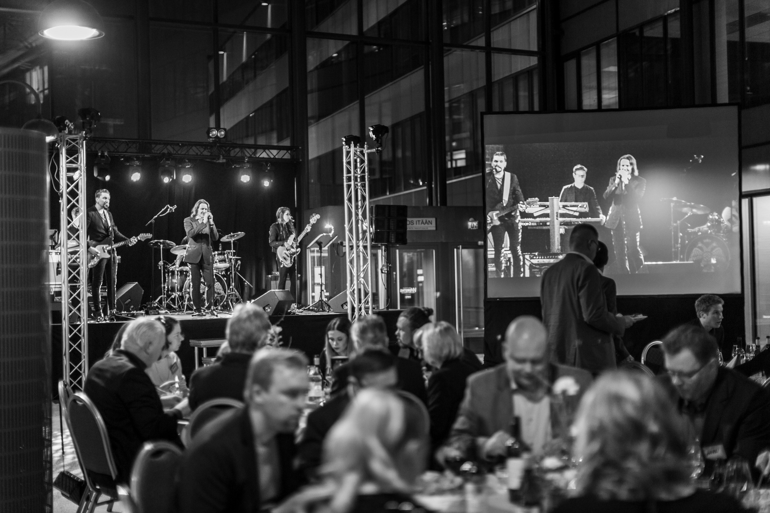 Palvelut ja hinnasto. Valokuvaaja Lahti, Helsinki Elena Salonen