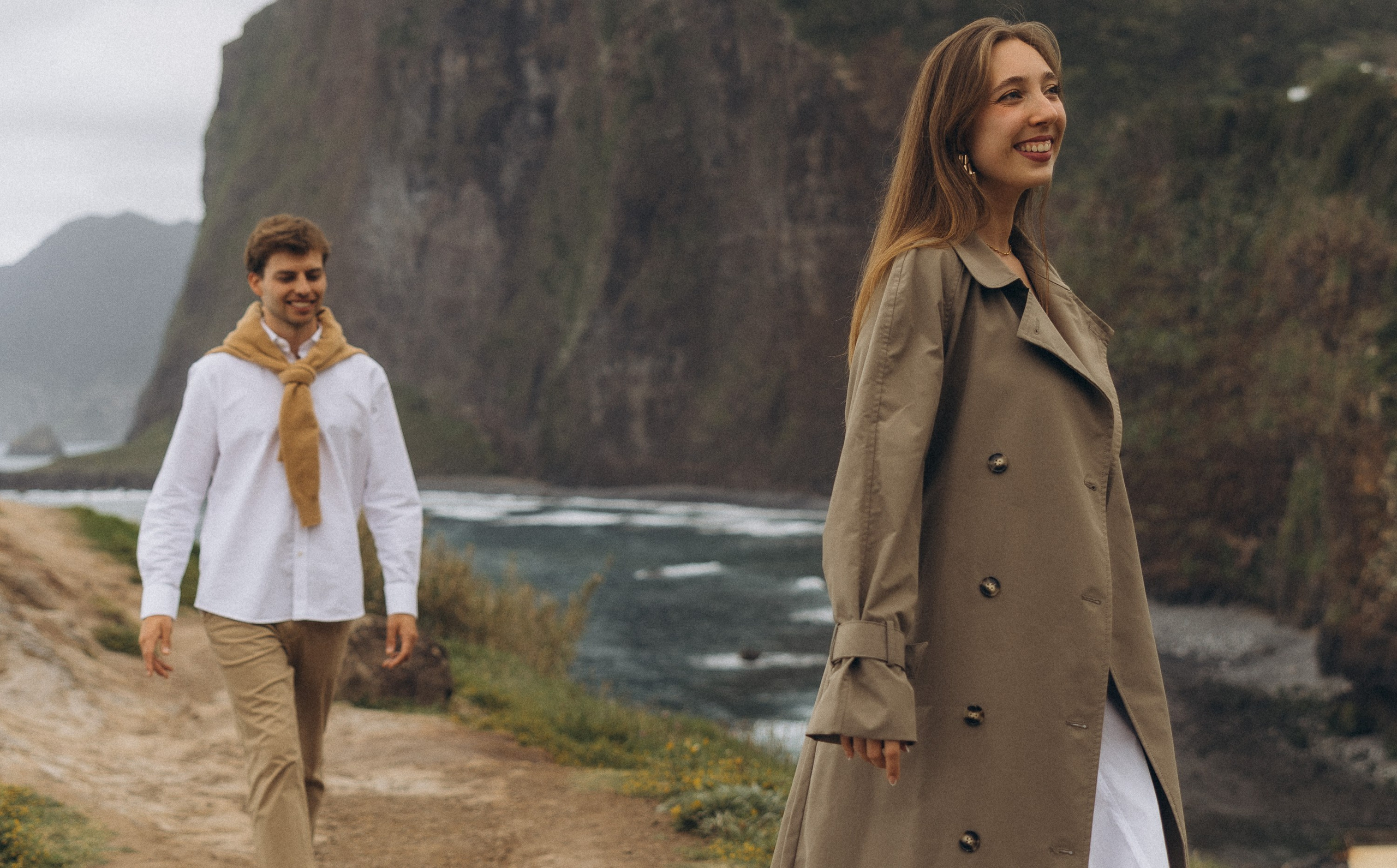 Proposal at Miradouro do Guindaste, Madeira – romantic engagement with stunning cliffside views, capturing intimate moments in nature.