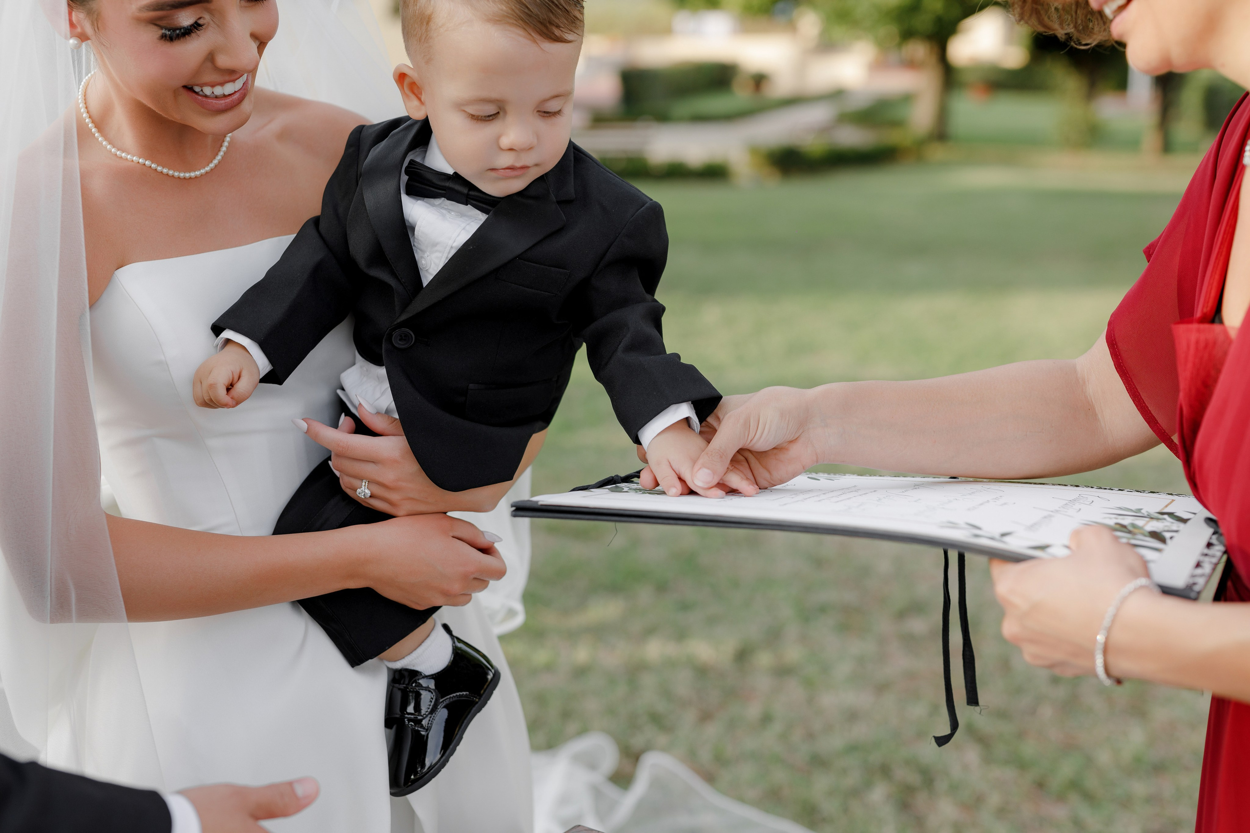 Dom&Ally. Wedding photographer Italy