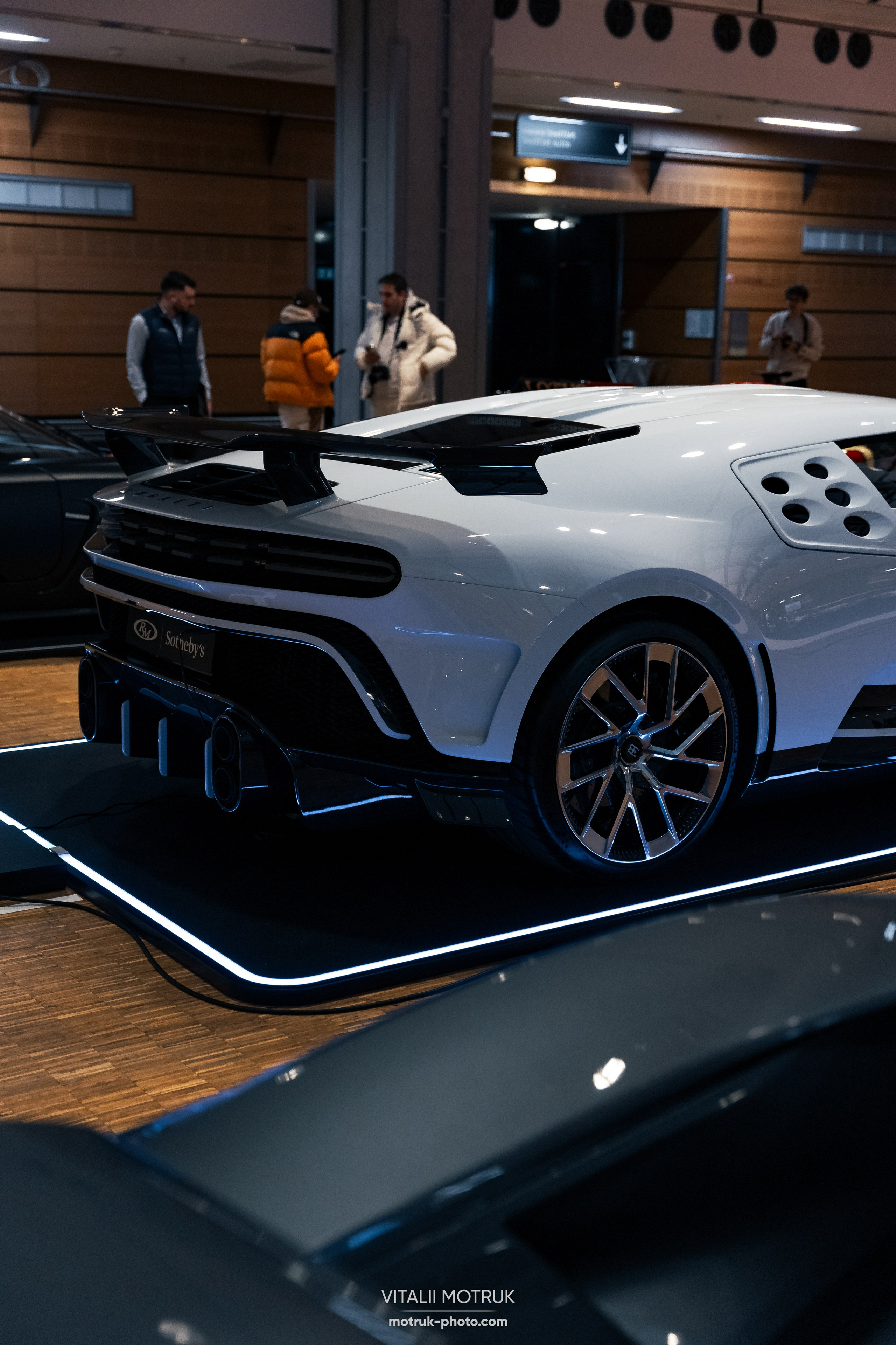 RM Sothebys 2025. Photographe de voitures à Paris — Vitalii Motruk