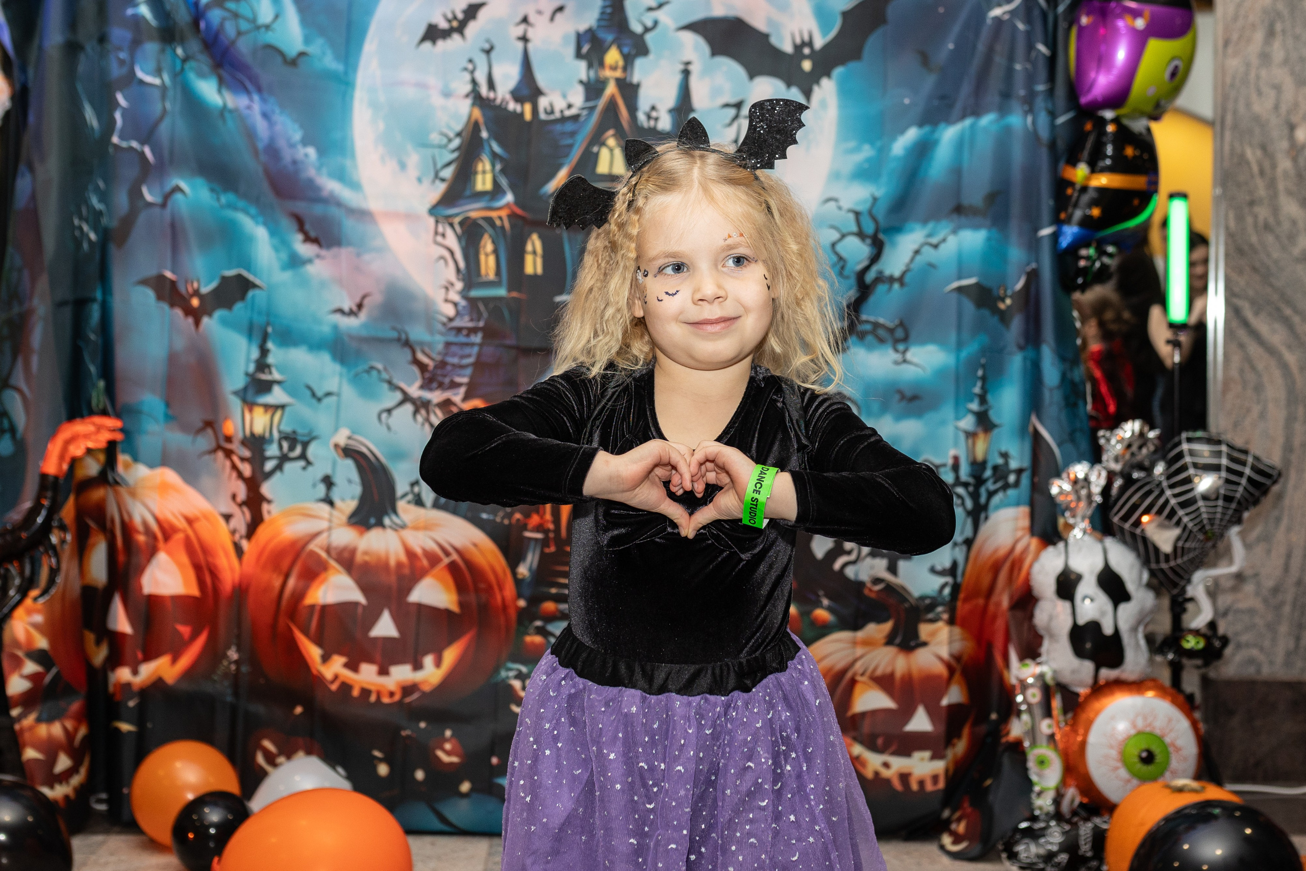 Leo dance studio Helloween 2025. Семейный и детский фотограф в Варшаве Мила Бобровская