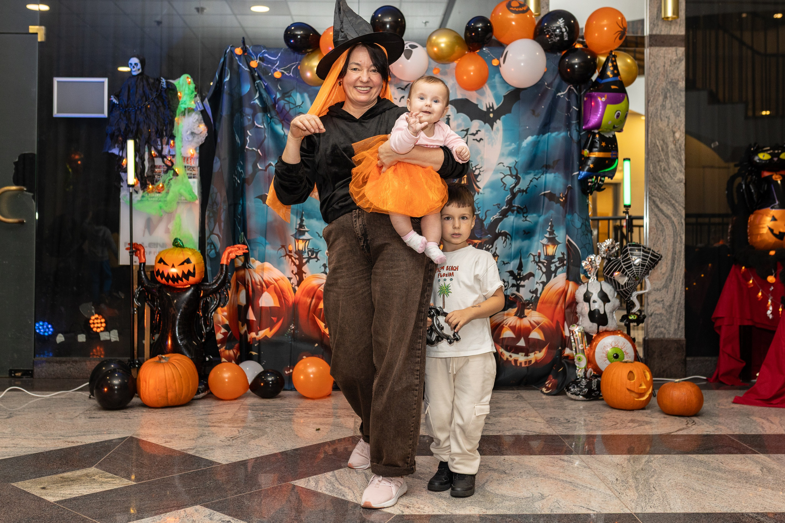 Leo dance studio Helloween 2025. Семейный и детский фотограф в Варшаве Мила Бобровская