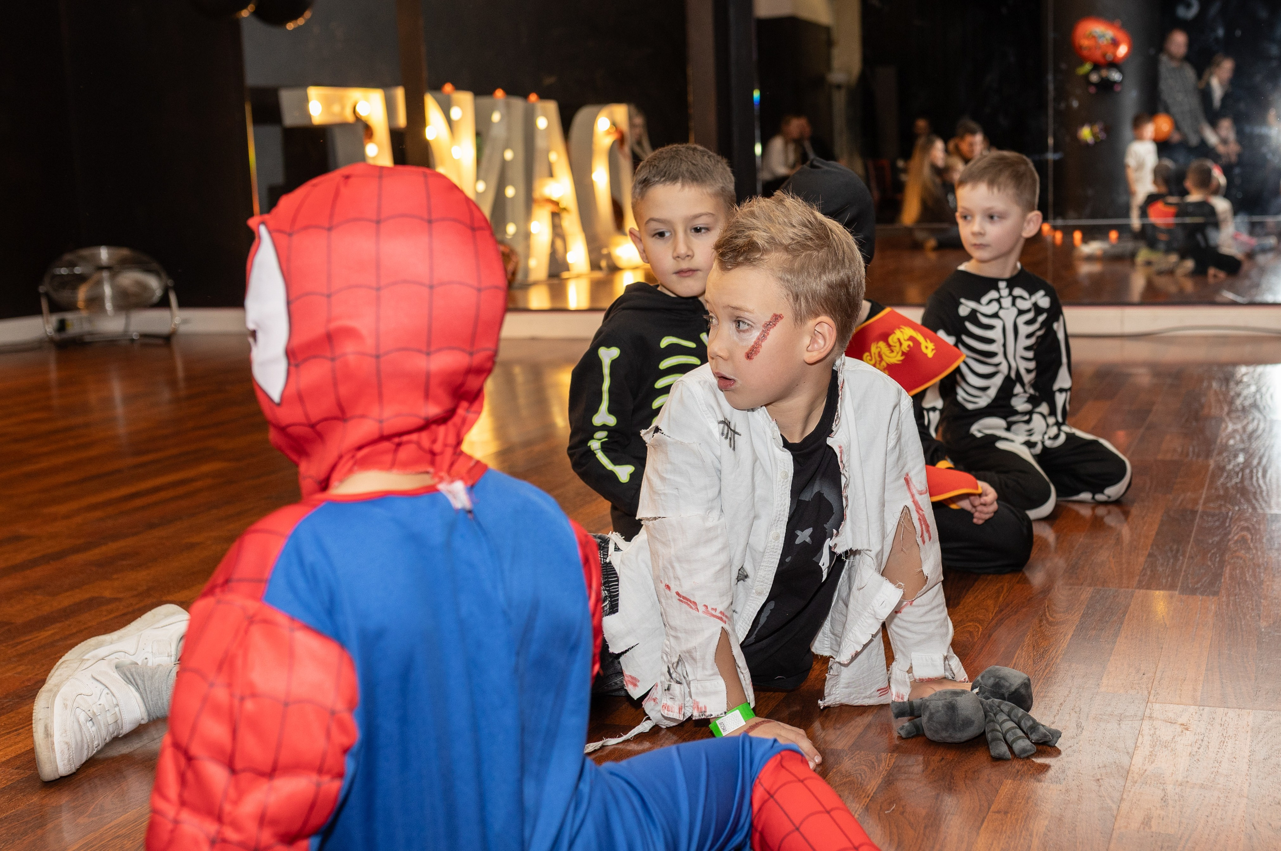 Leo dance studio Helloween 2025. Семейный и детский фотограф в Варшаве Мила Бобровская