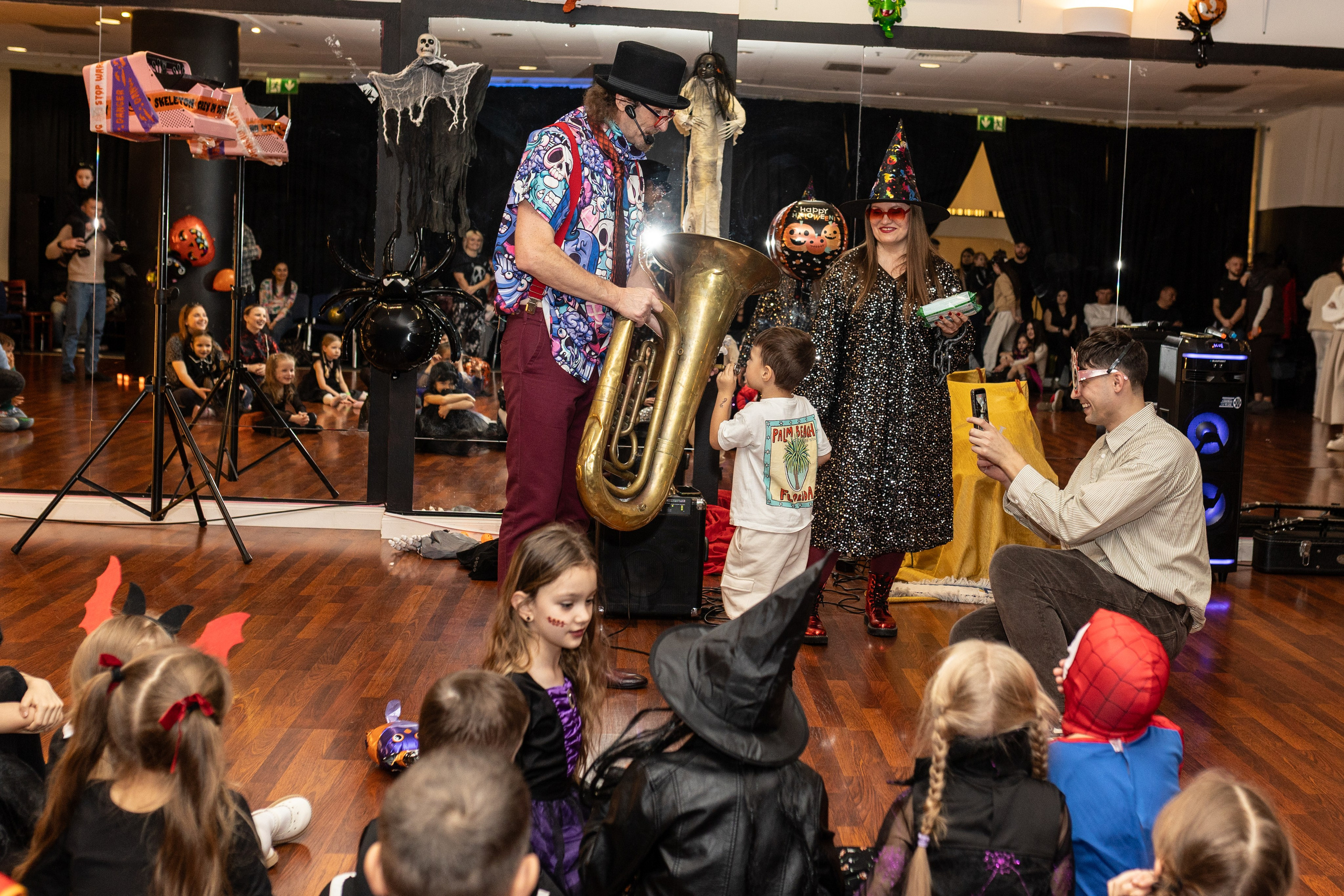 Leo dance studio Helloween 2025. Семейный и детский фотограф в Варшаве Мила Бобровская