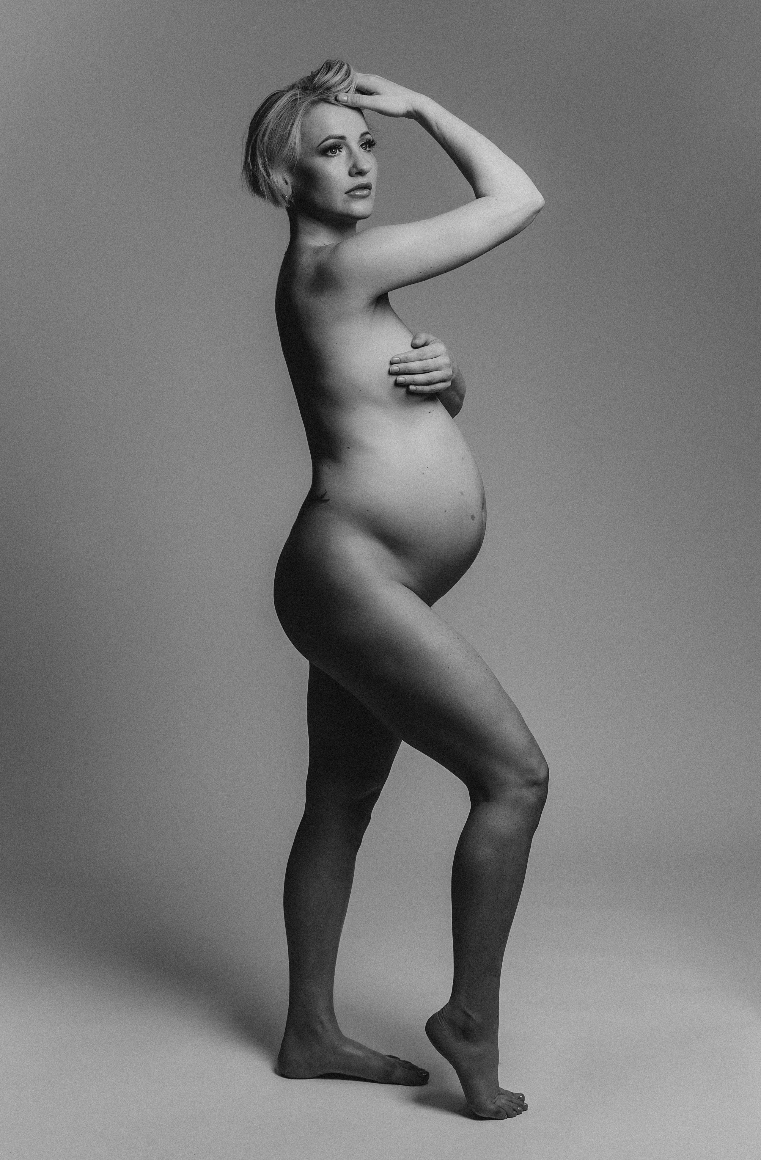 STUDIO: Daria. Maternity/Love story/Wedding photographer