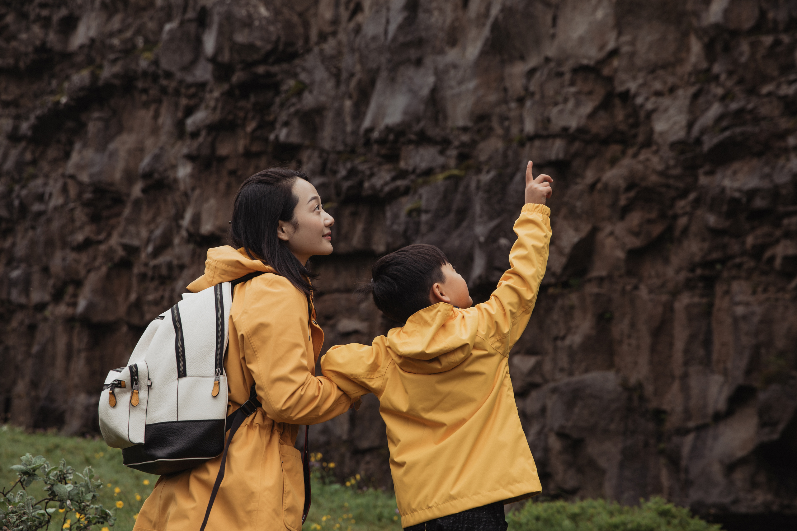 Family photoshoot in Iceland. Iceland elopement photo and video | Nikolaichik Photo