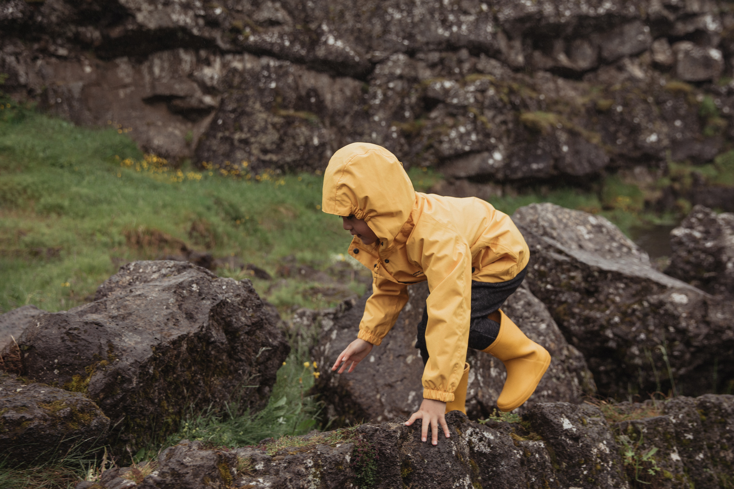 Family photoshoot in Iceland. Iceland elopement photo and video | Nikolaichik Photo