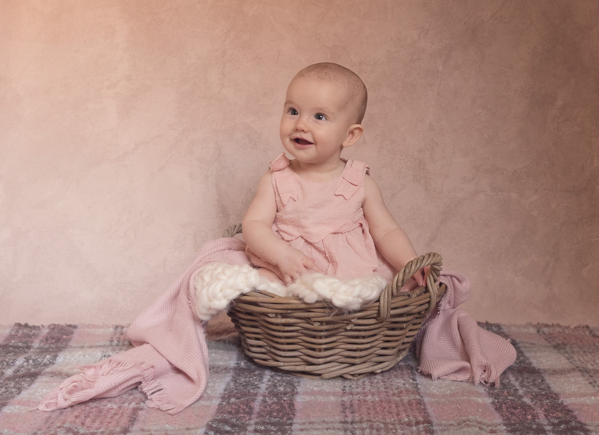 Emmi 6 Months. Maternity Newborn and Family photographer Hamburg Claire Hambley