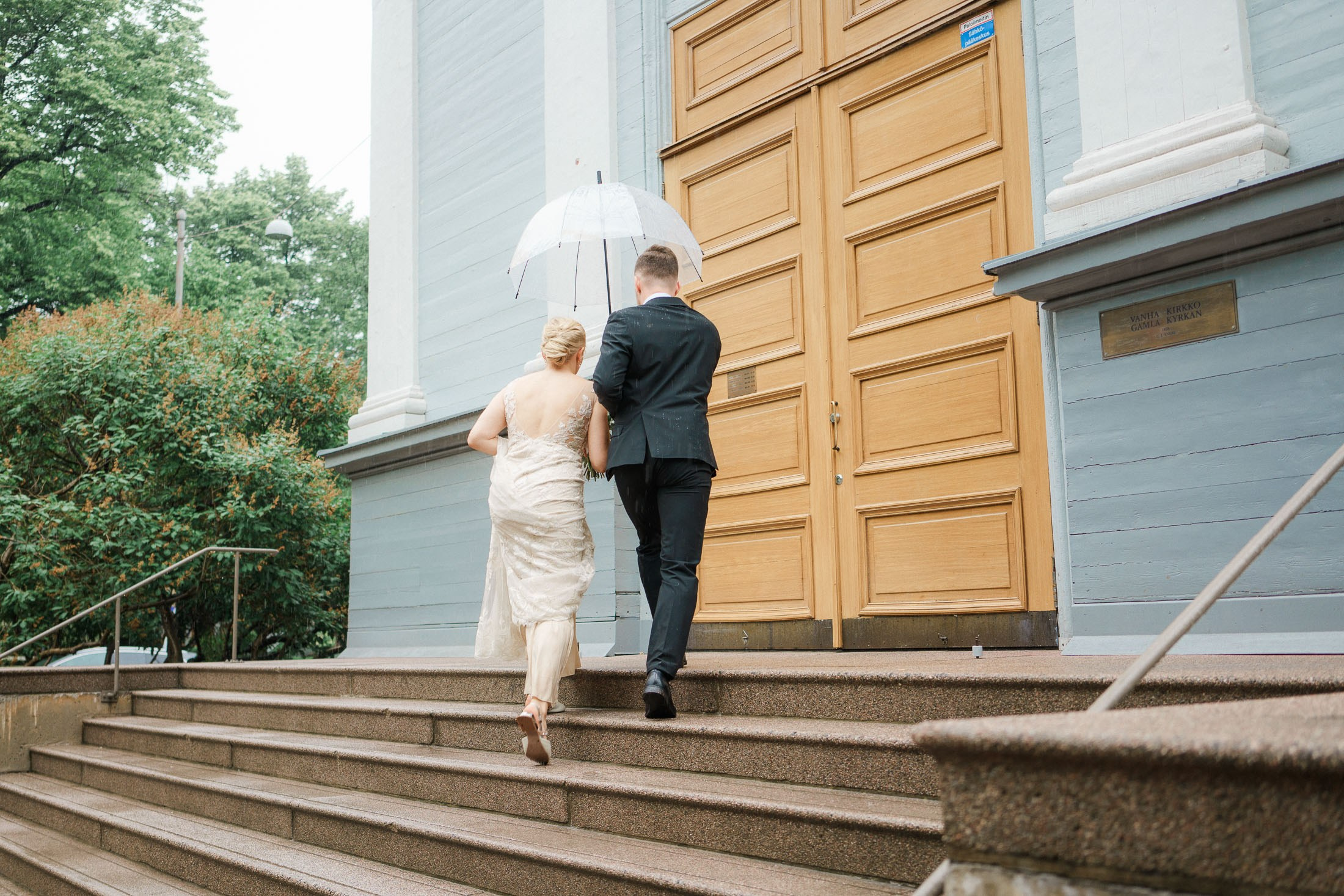 M&P, häävalokuvaus Klaus K, Rake-sali ja Helsingin vanha kirkko