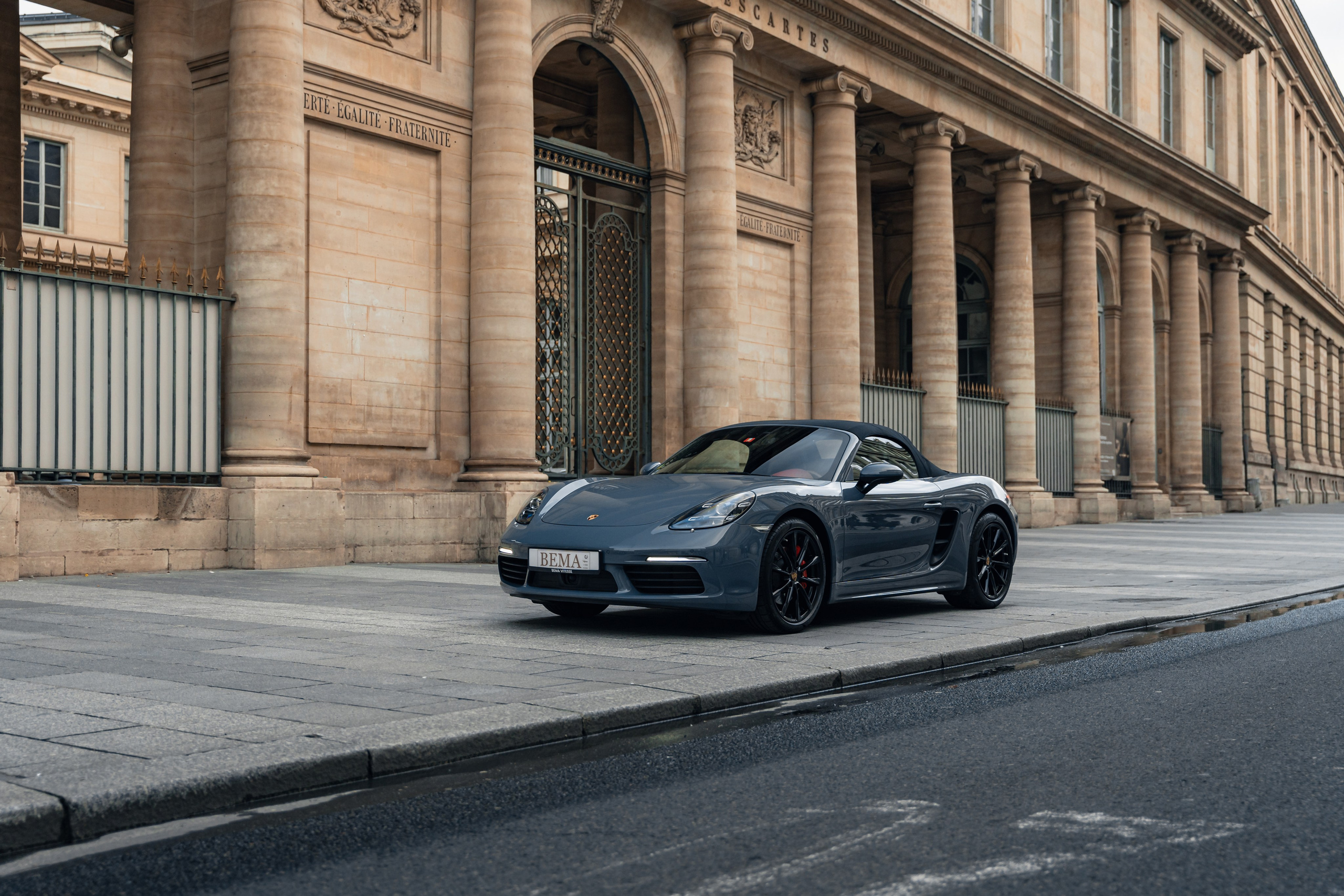 Porsche 718 Boxster. Photographer in Paris — Vitalii Motruk