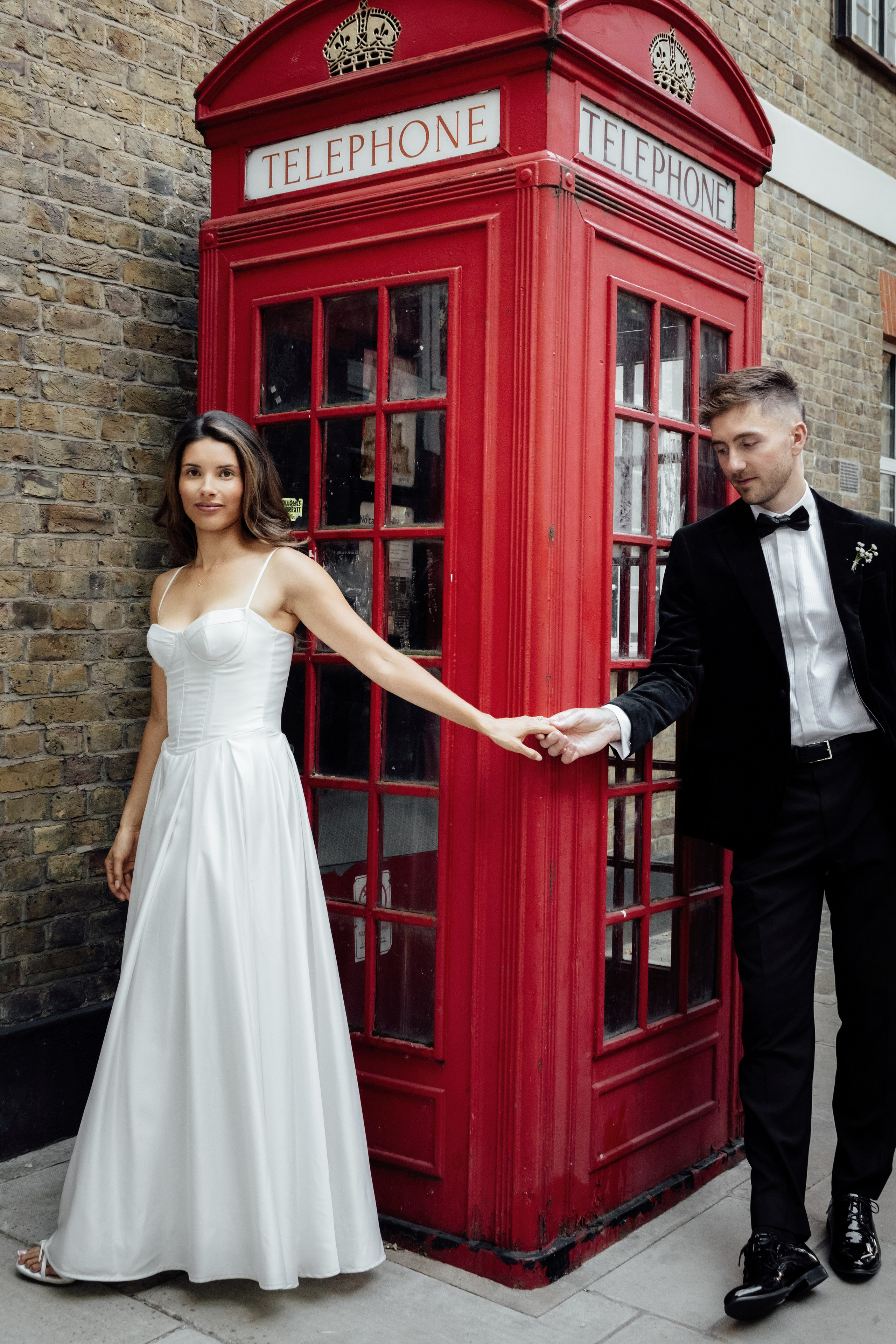 Chelsea Old Town Hall — Poppy & Jordan. Timeless Wedding & Event Photography — based London, working across Europe