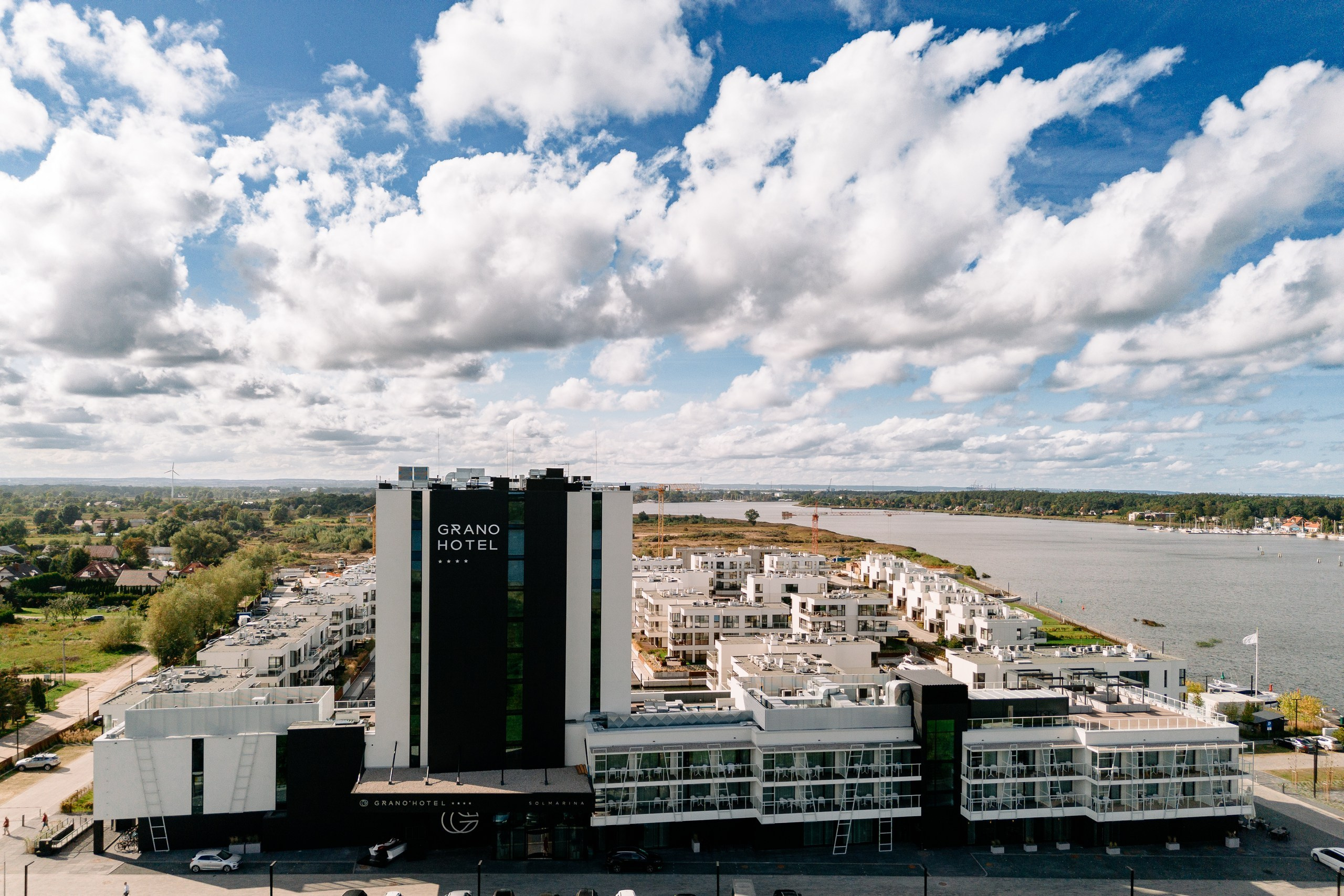 Dekpol Developer - Sesja Biznesowa dla Mateusza Kusznierewicza. Fotograf Ślubny Warszawa - Sesje Biznesowe Rodzinne Eventy