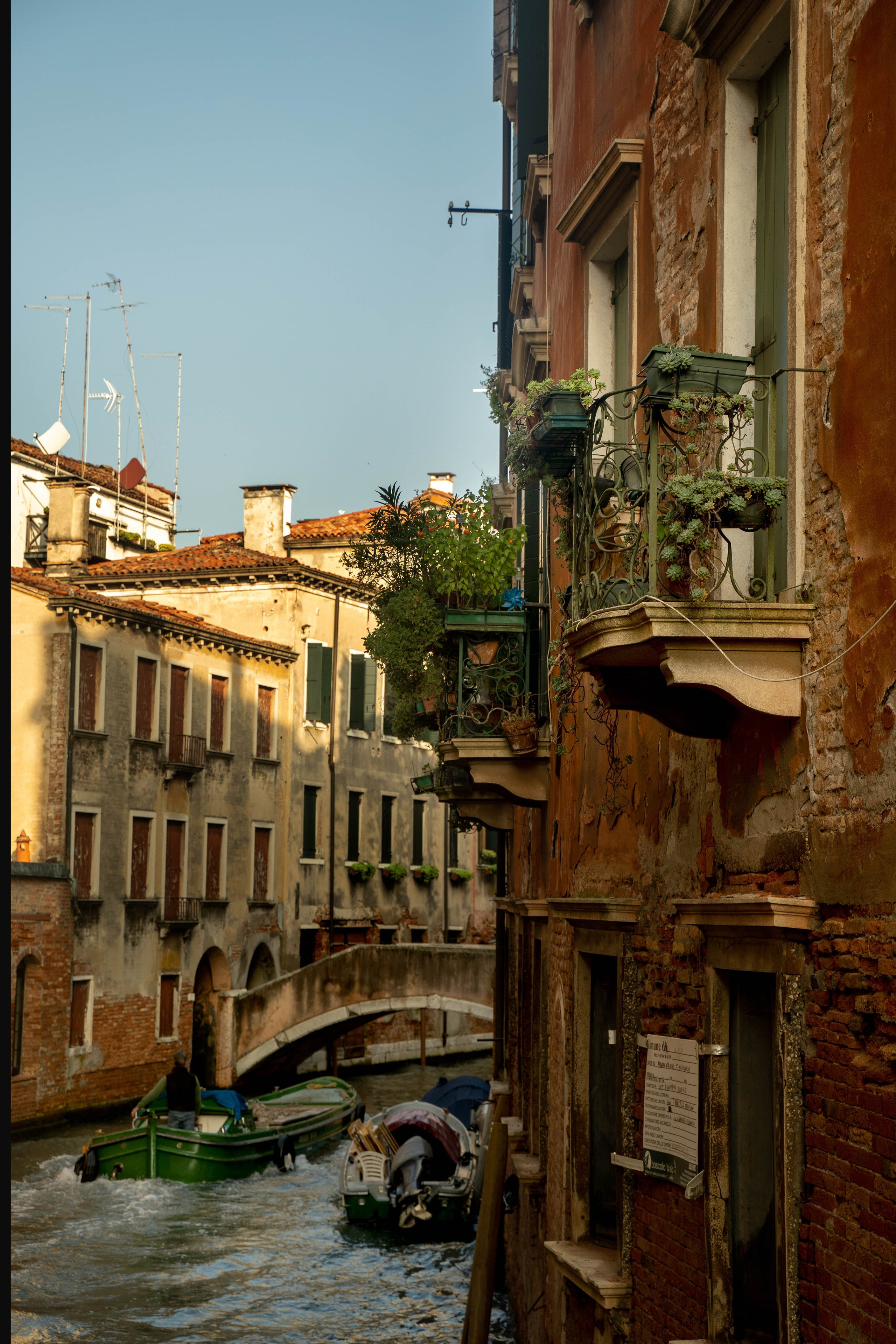 Benetki 2024. Fotografinja in videografinja Mariia Bortiakova iz Slovenije: fotografiranje dogodkov, portretov in snemanje videov po vsej Sloveniji