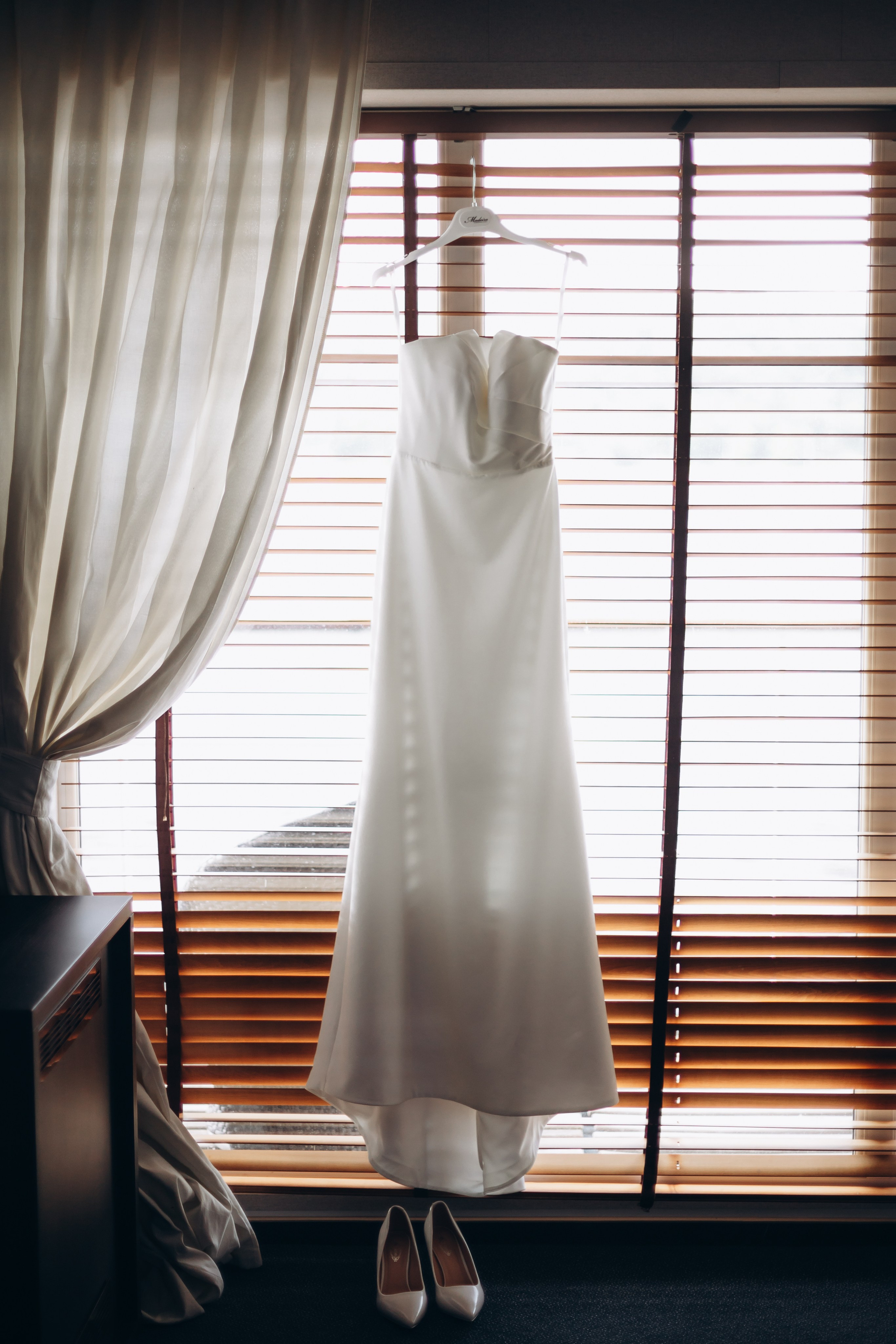 White Wedding. Wedding and Family Photograph