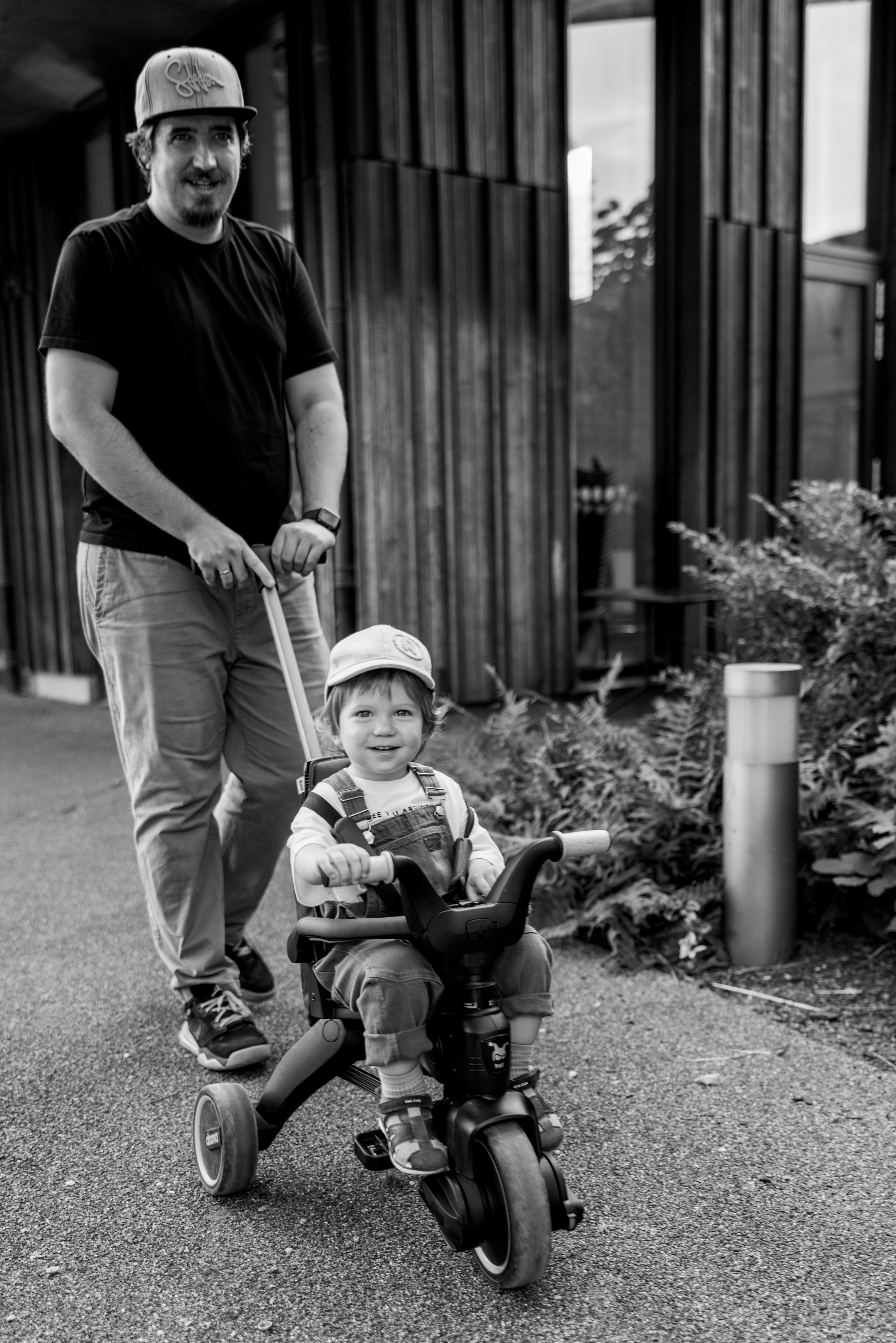 Maksim with parents (Queen Elizabeth Olympic park). Anastasia Klink, Photographer in London