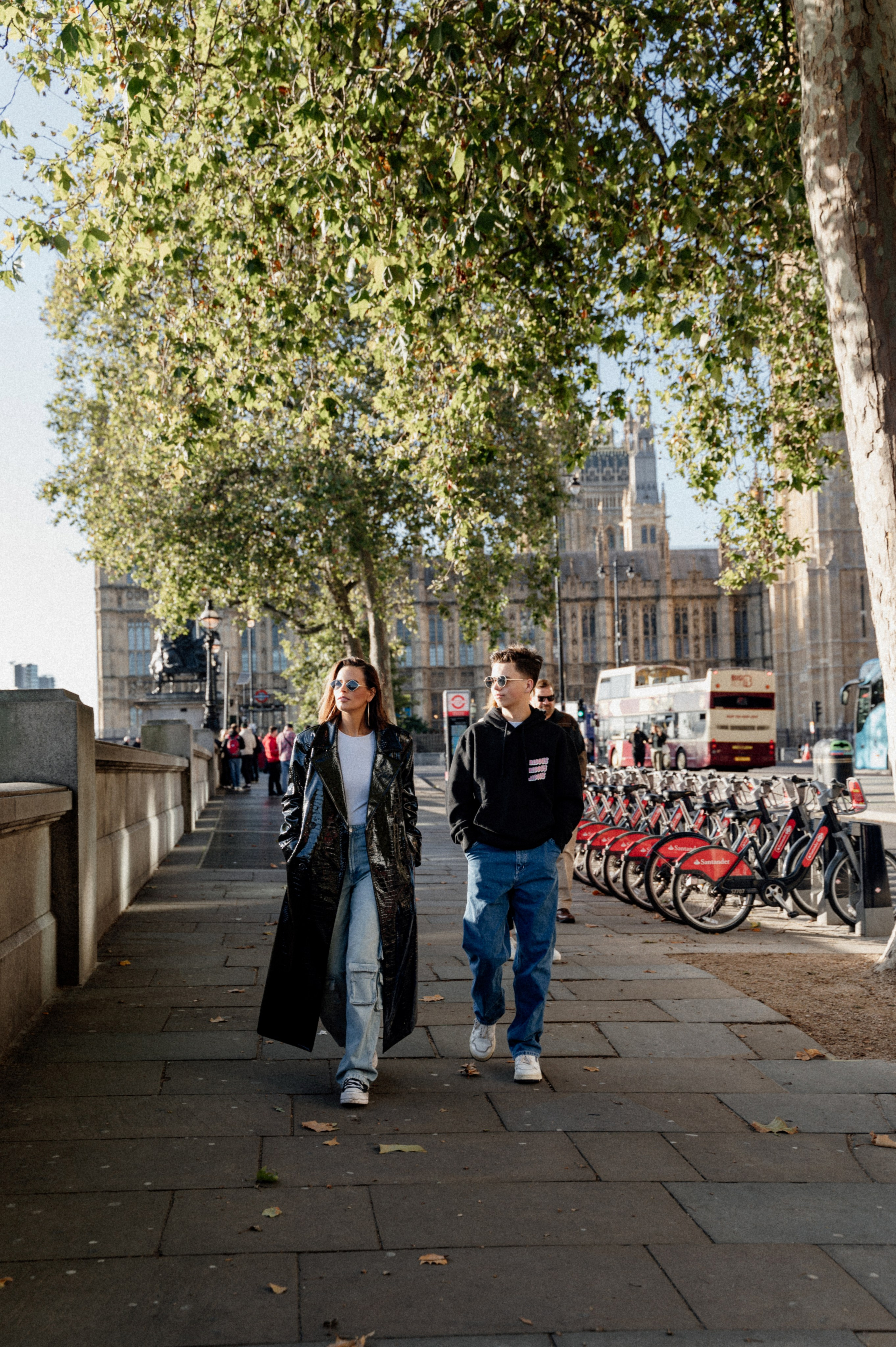 Tower Bridge+Westminster Carmela with son. FAMILY AND WEDDING PHOTOGRAPHER IN LONDON MARINA RIVA