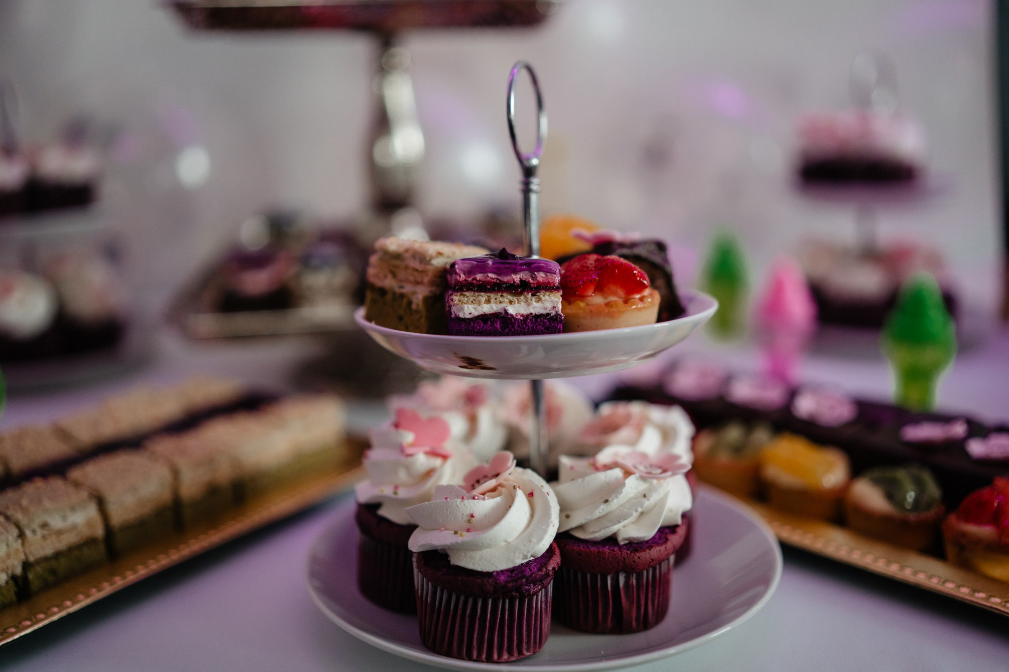 Fotografii de Botez Pline de Emoție pentru Sasha și Familie