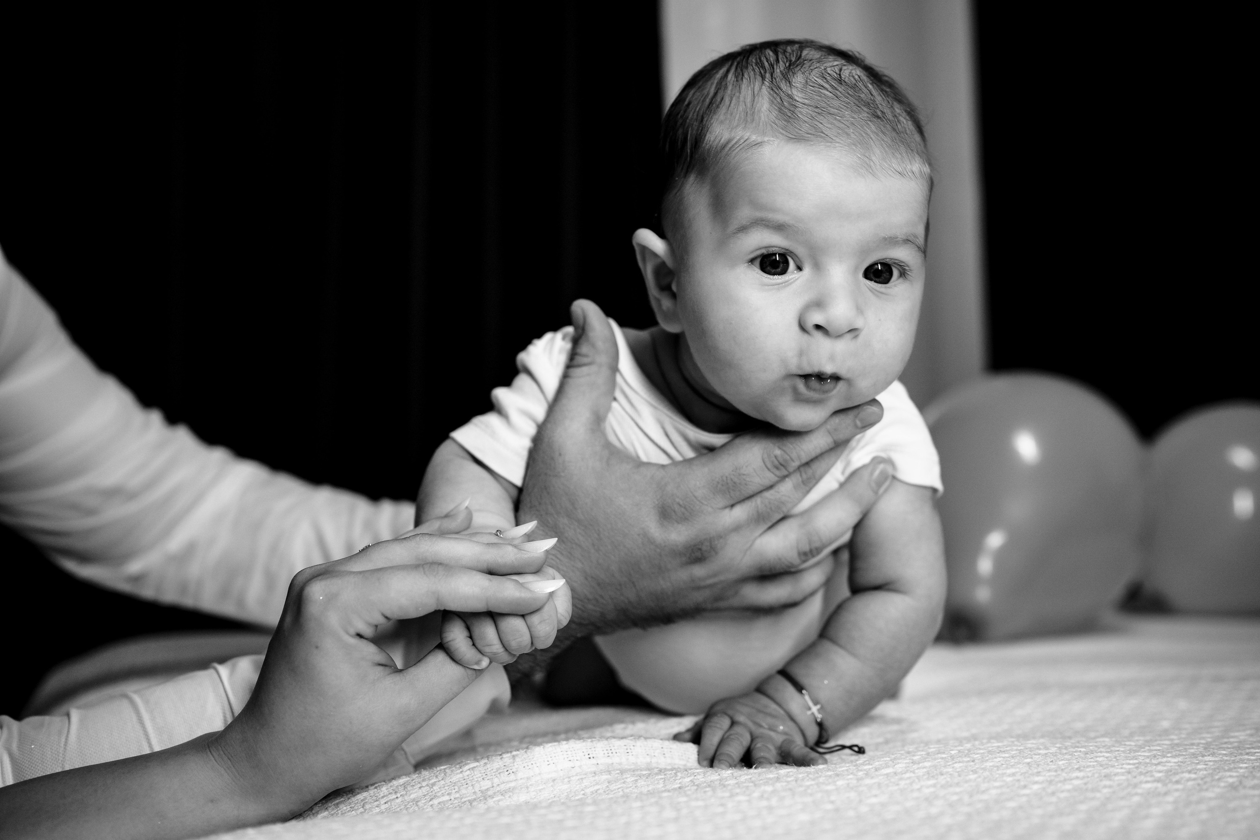 Andreea, Damian si Aris. Acasă