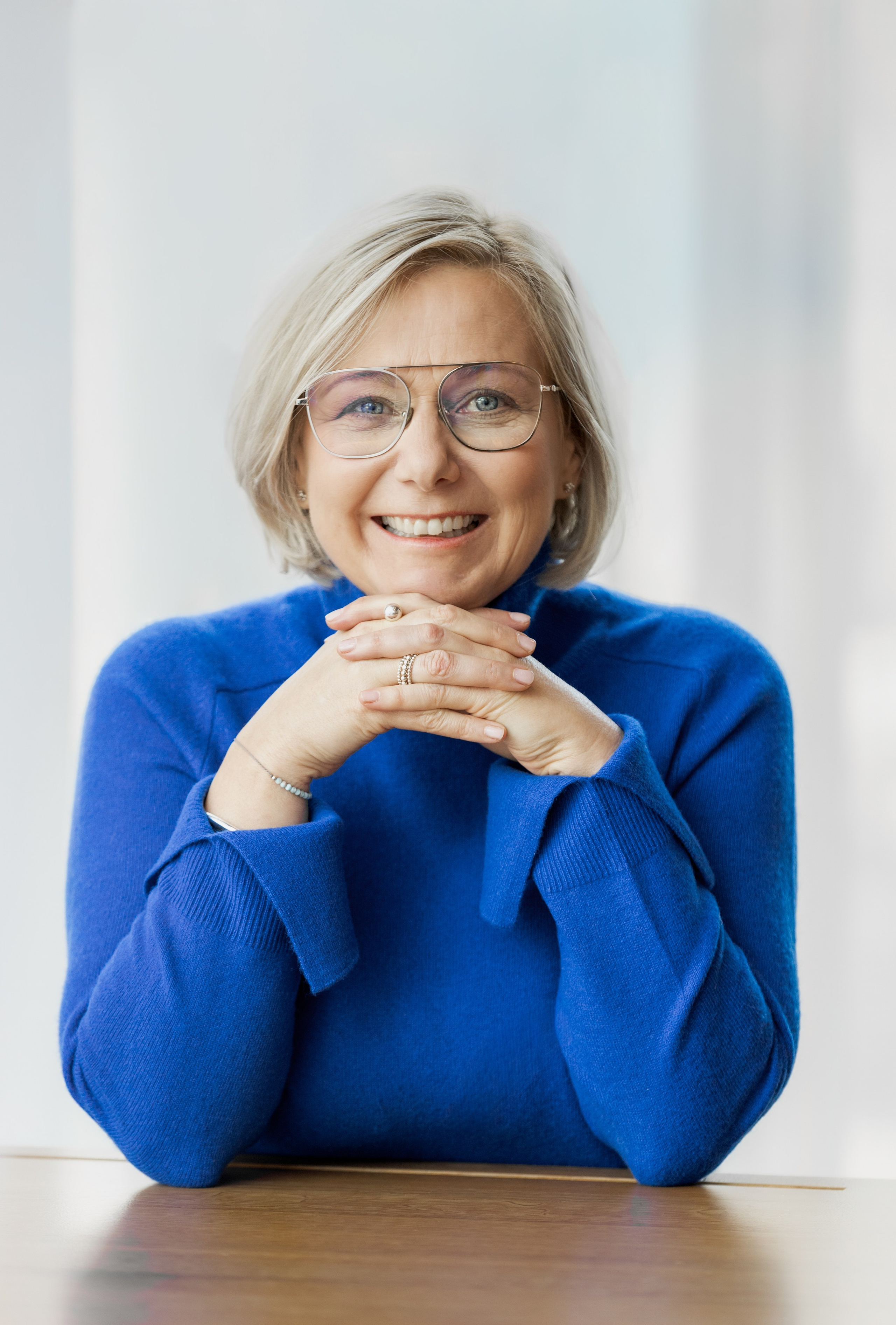 Portrétní fotografka Praha. Dana Lišková — Empatická fotografka | Introspektivní umělkyně | Neurodivergentní koučka| Zakladatelka Artepy.cz