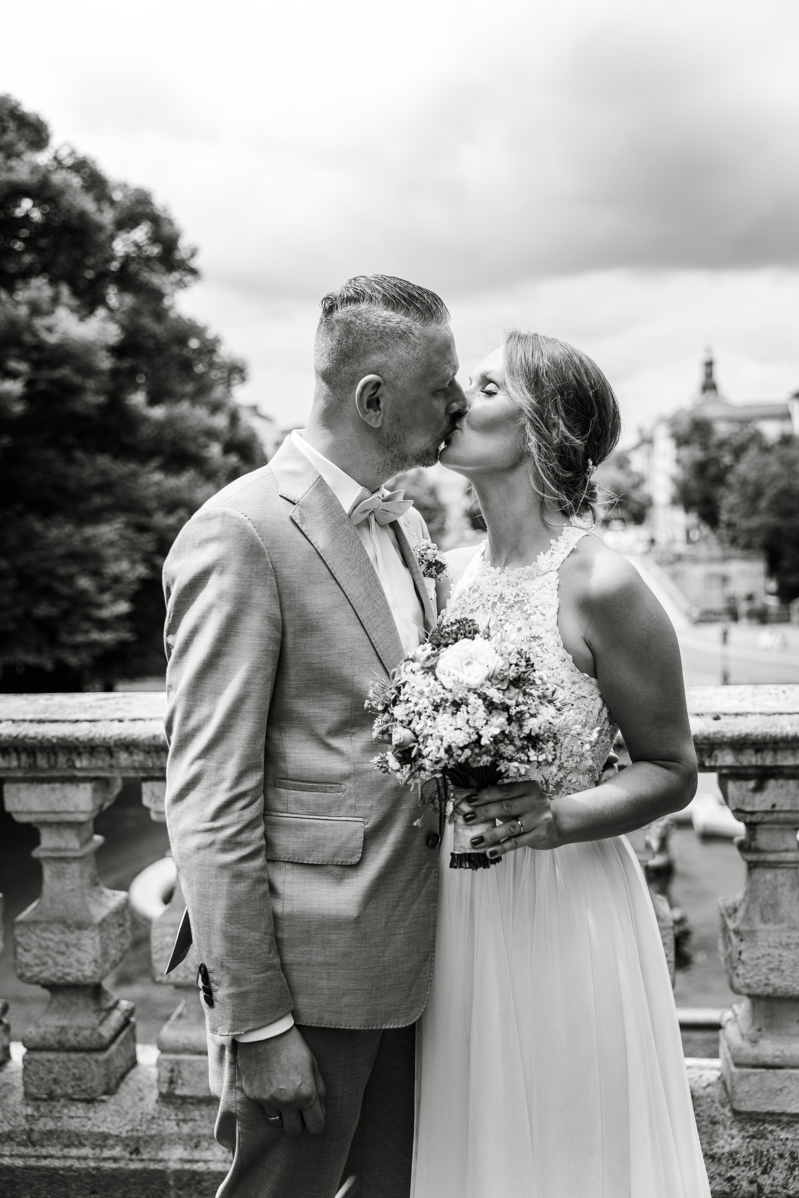 Sandra und Kevin: Standesamt Unterföring und Friedensengel. Hochzeitsfotograf München Taufe Familienfotograf Tanja Mauke