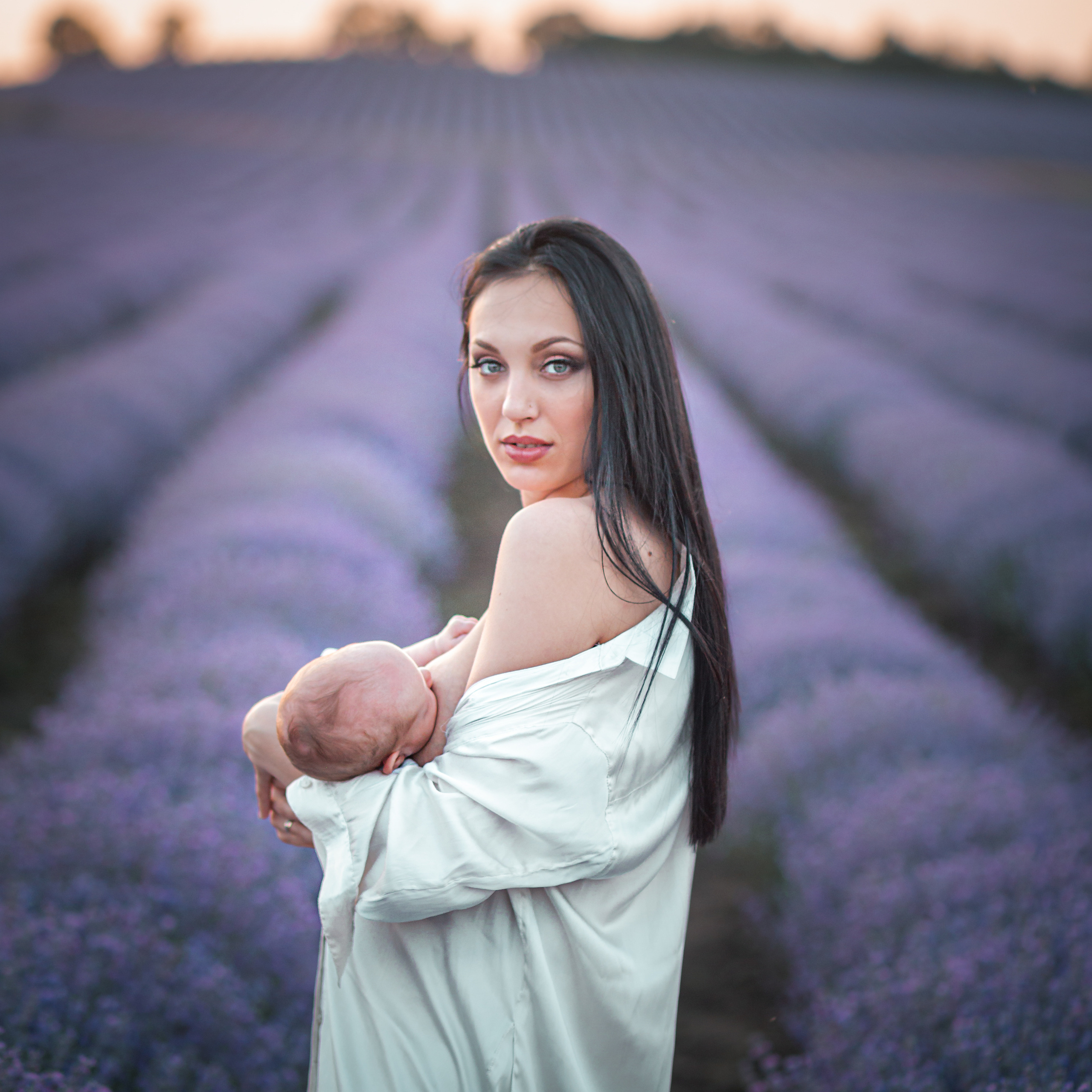 Фотосесия в лавандула,. Фотограф Бургас. Фотосесии в студио и на открито, портрети, заснемане