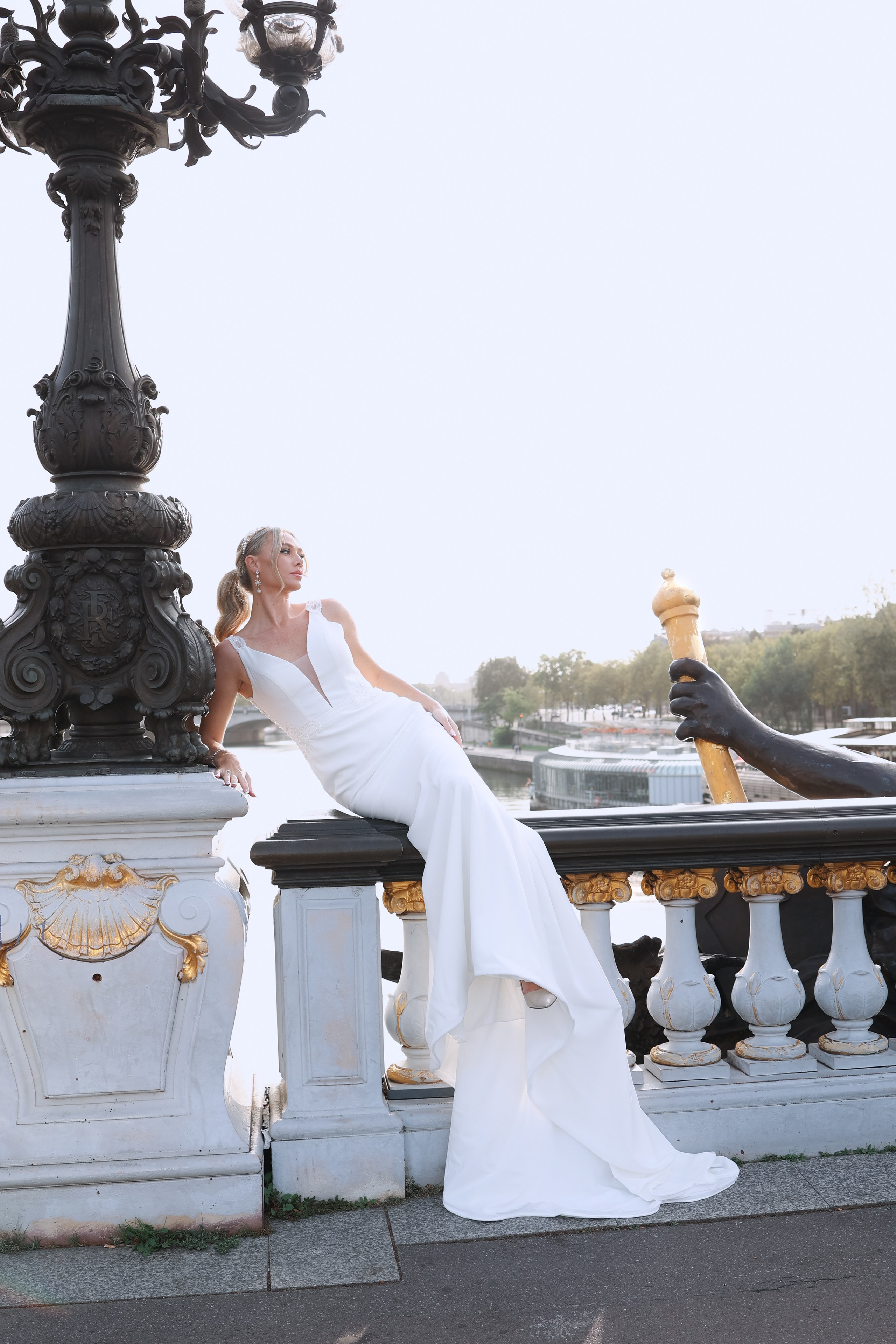 Wedding dress photoshoot in Paris